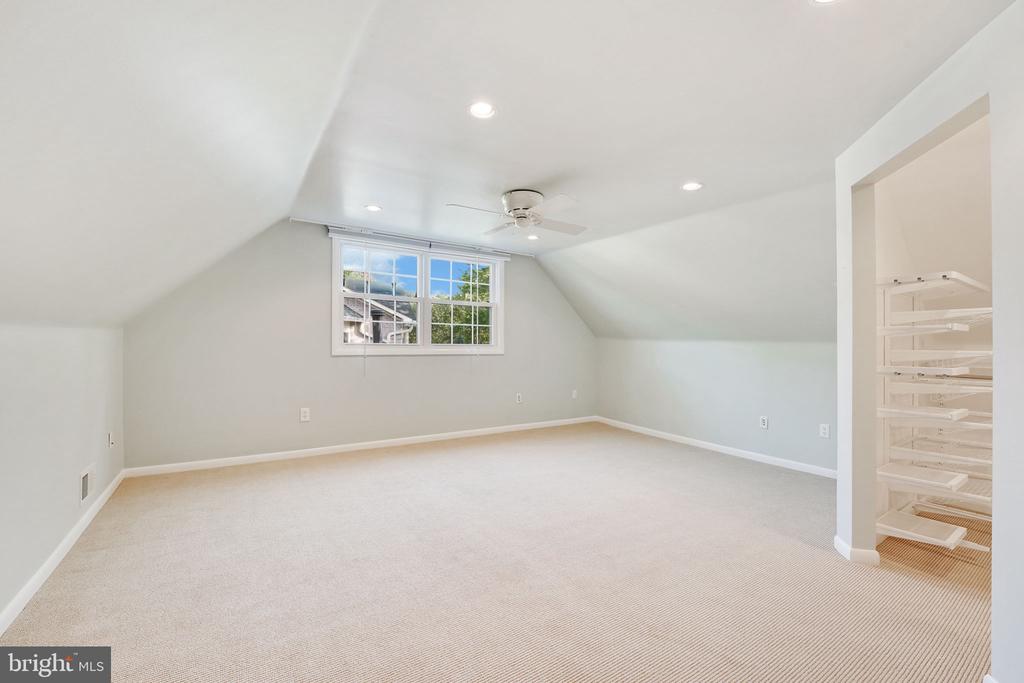 4326 MARINER LANE