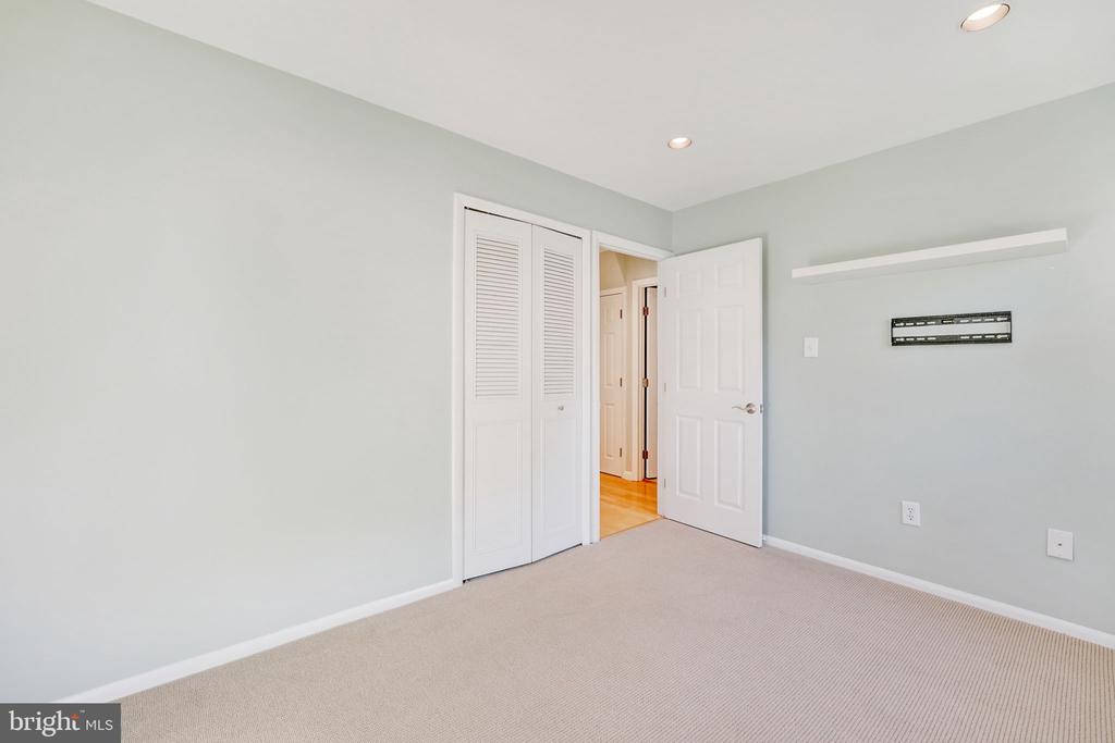 4326 MARINER LANE