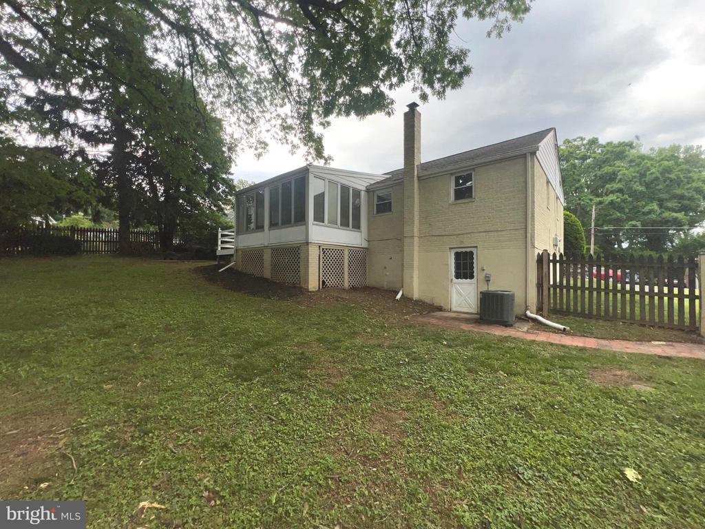 7216 DEBORAH DRIVE