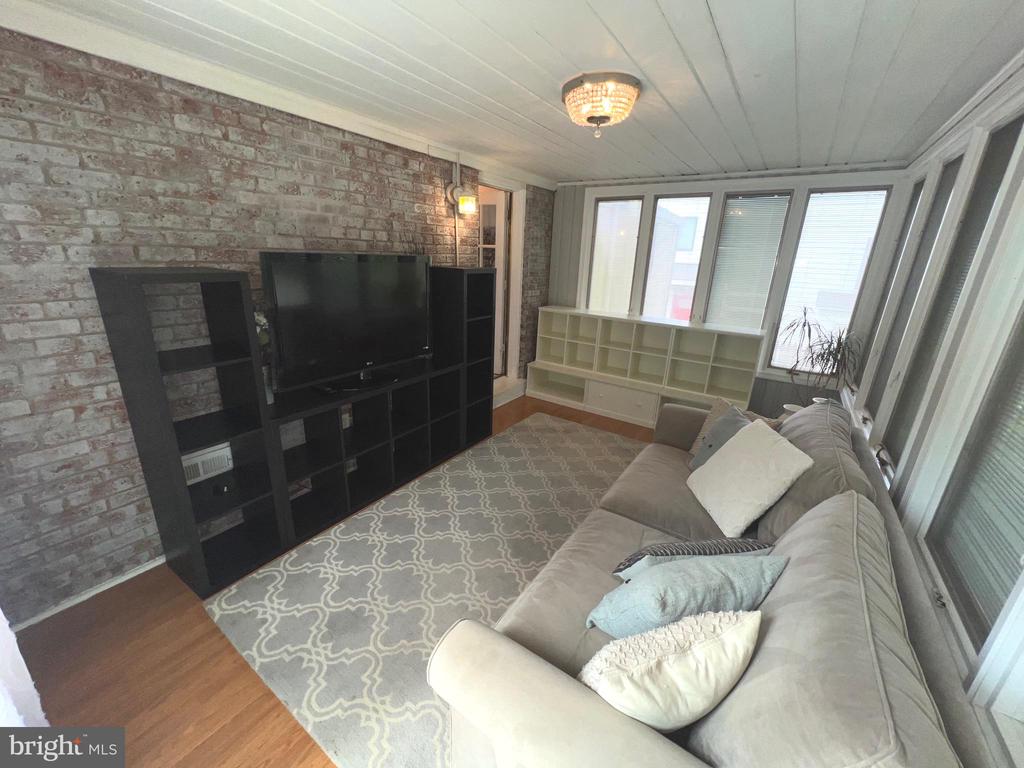 7216 DEBORAH DRIVE