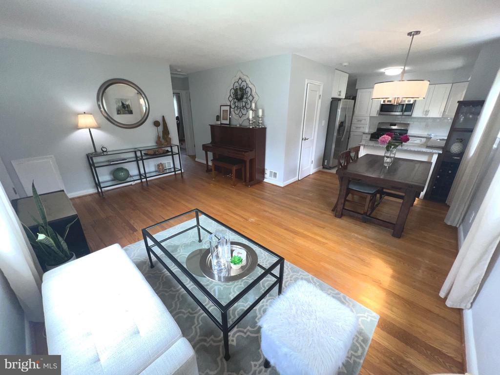 7216 DEBORAH DRIVE