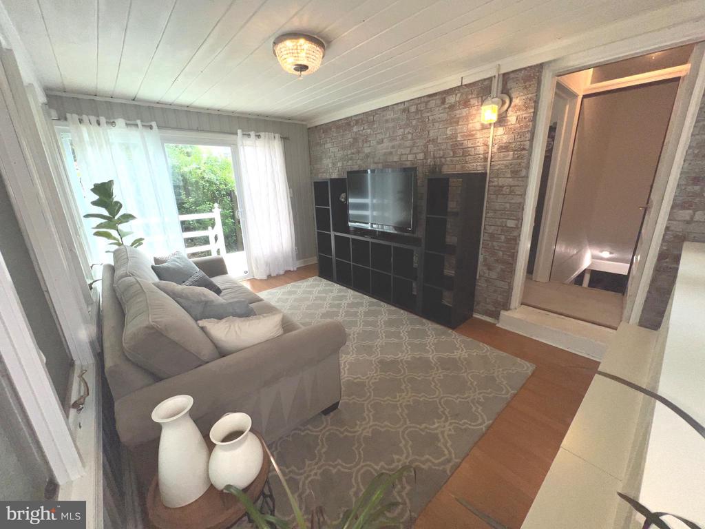 7216 DEBORAH DRIVE