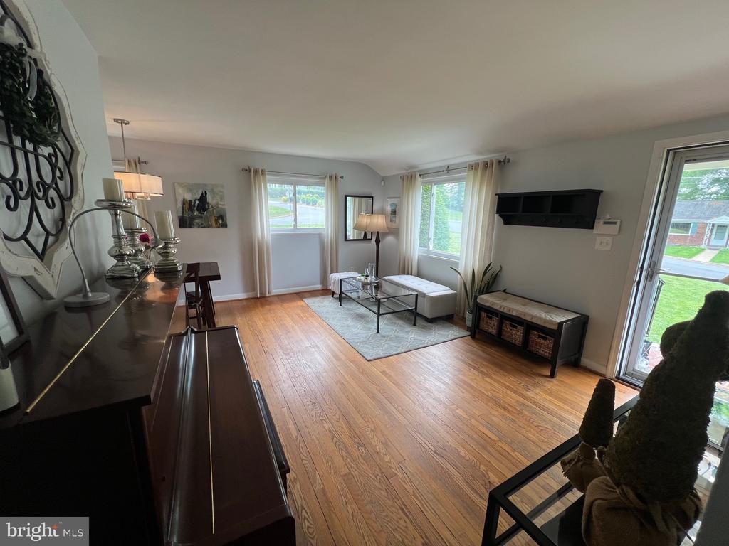 7216 DEBORAH DRIVE