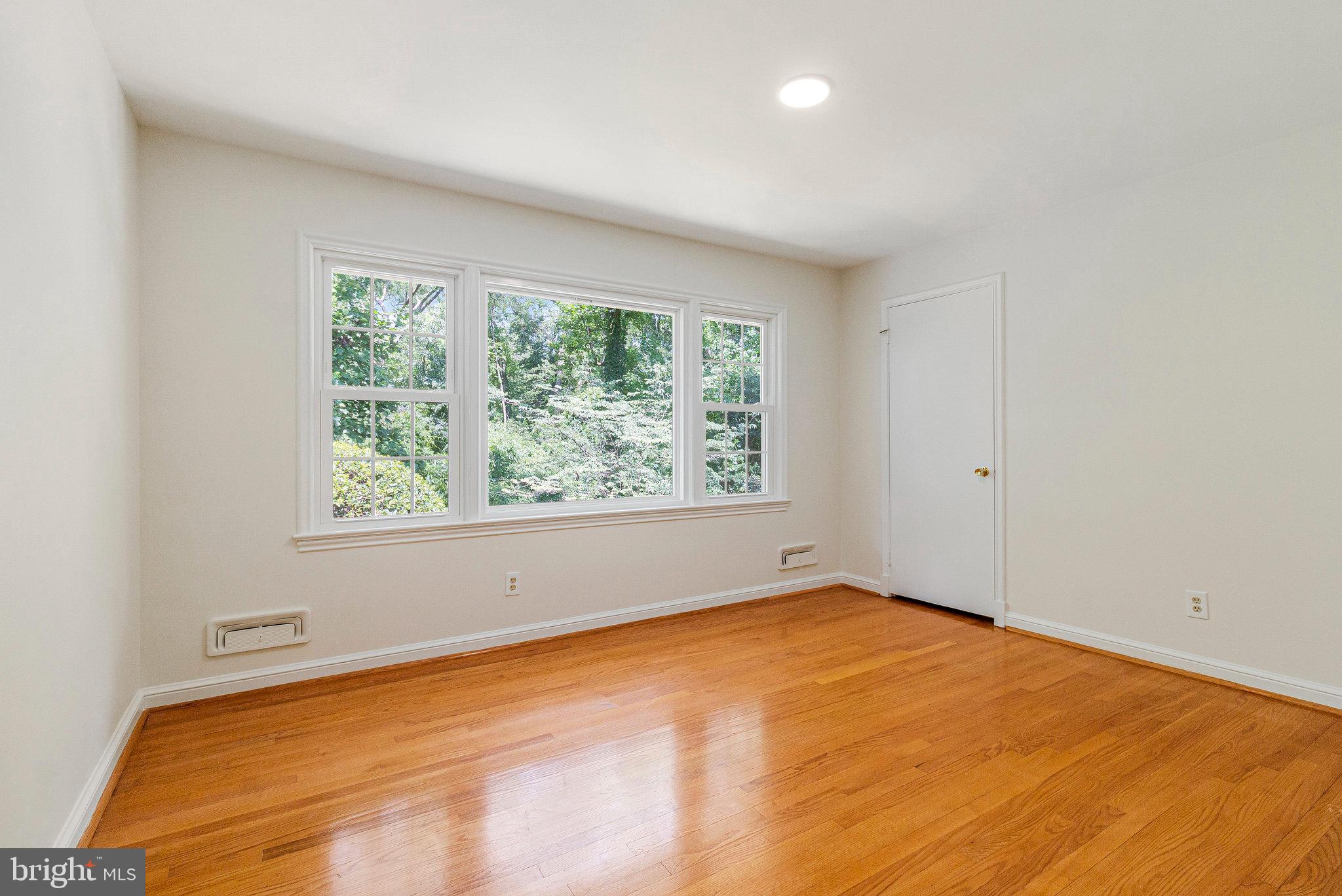 7123 PARK TERRACE DRIVE