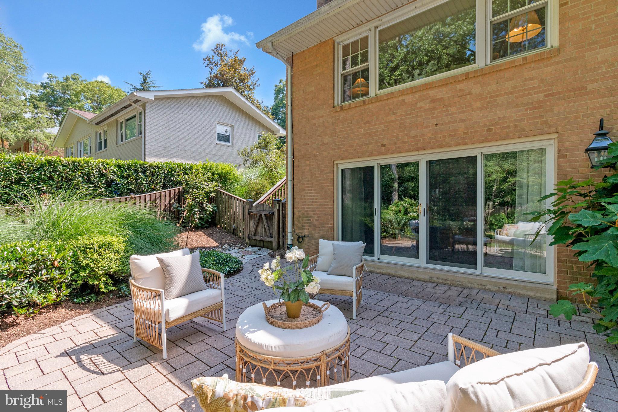 7123 PARK TERRACE DRIVE