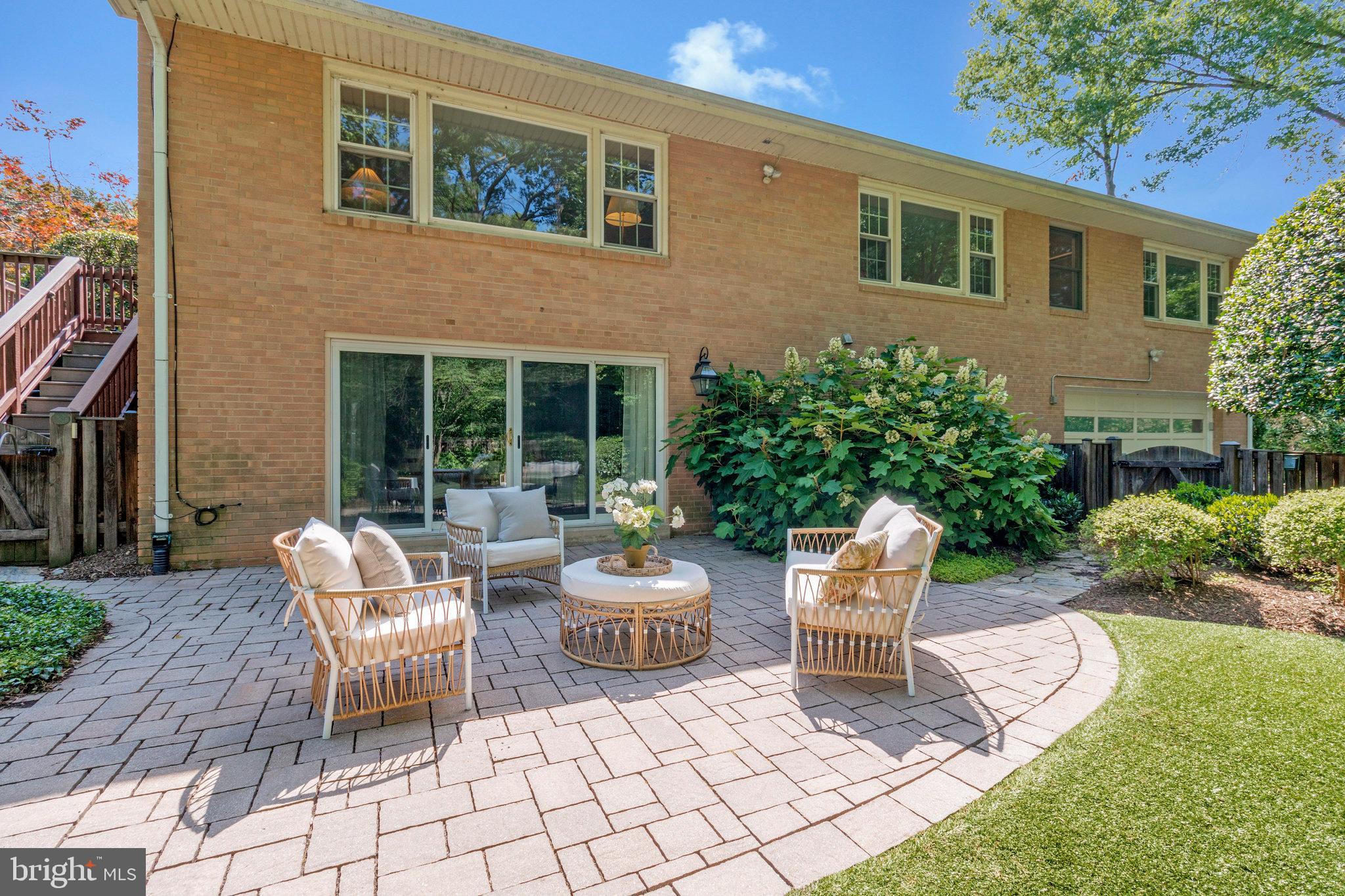 7123 PARK TERRACE DRIVE