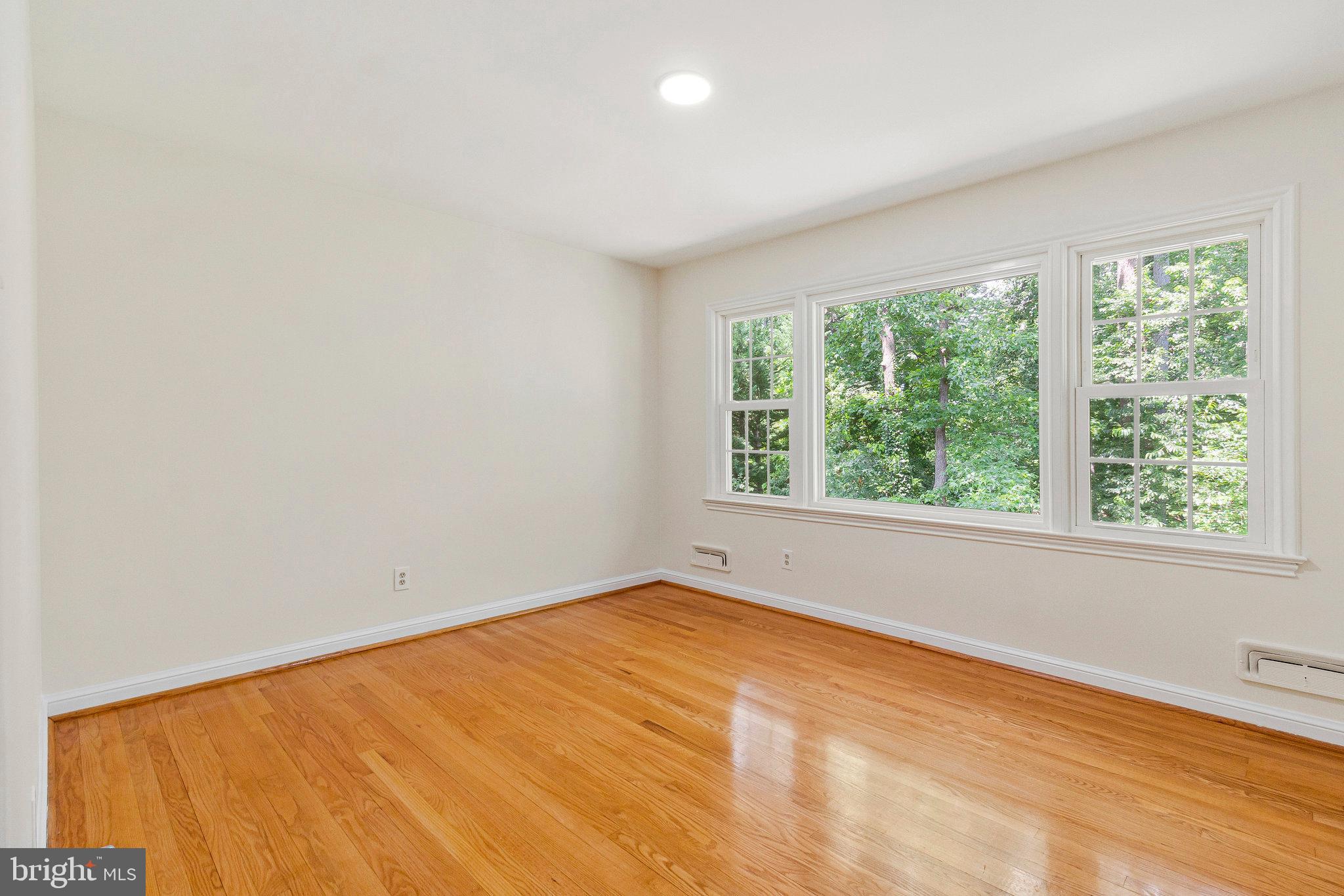 7123 PARK TERRACE DRIVE