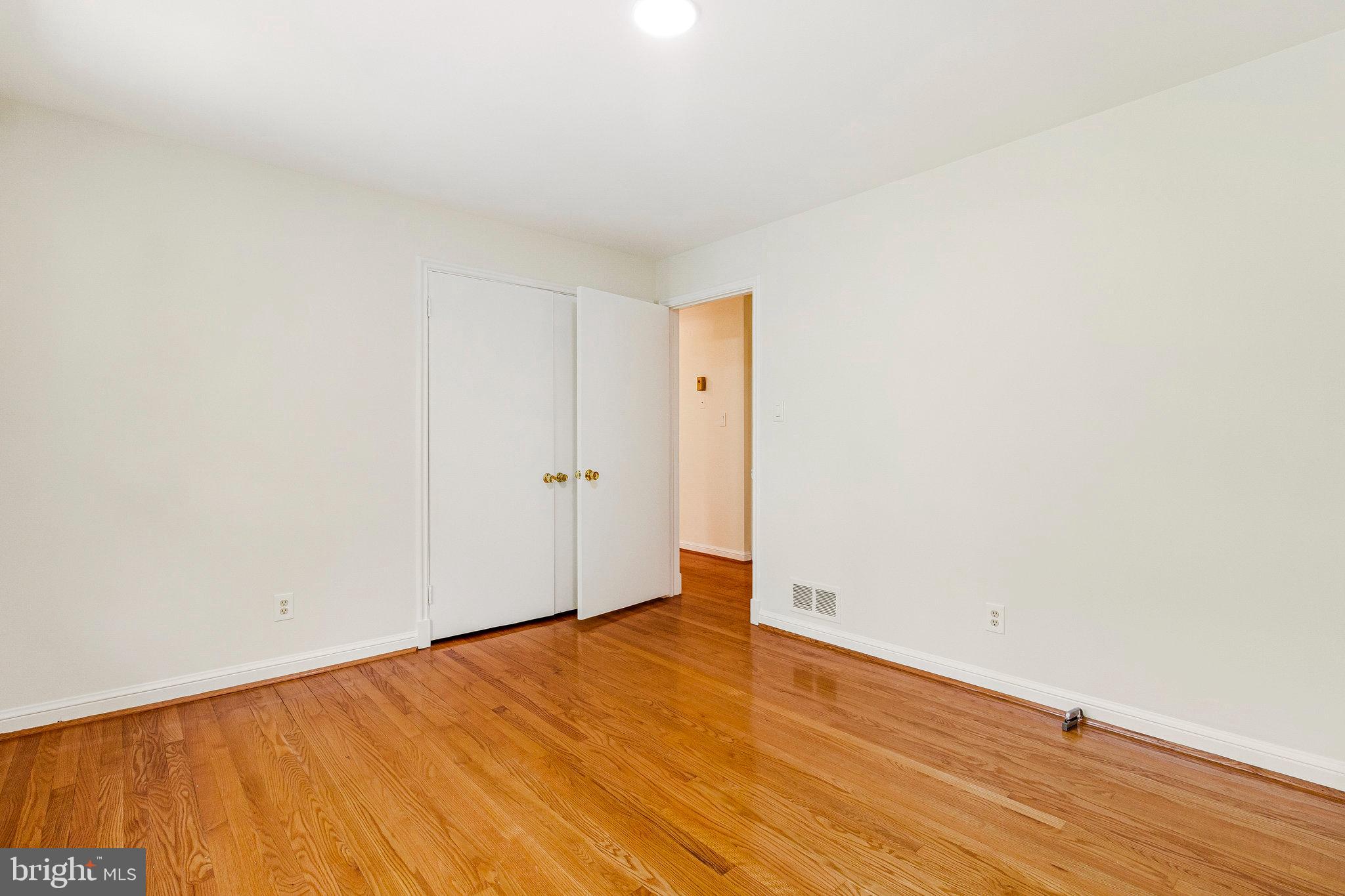 7123 PARK TERRACE DRIVE