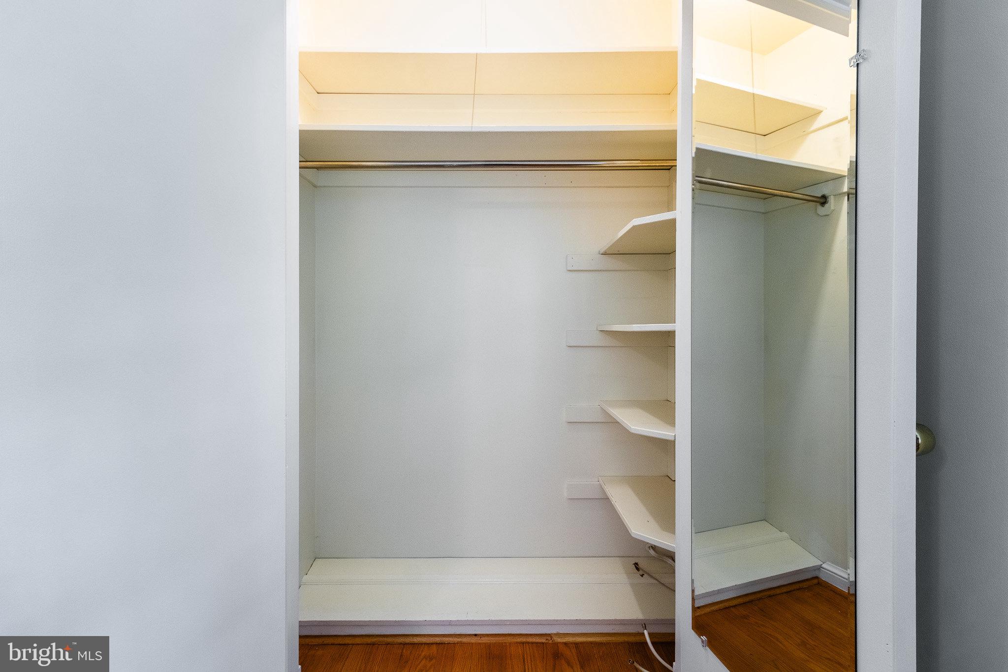 7123 PARK TERRACE DRIVE