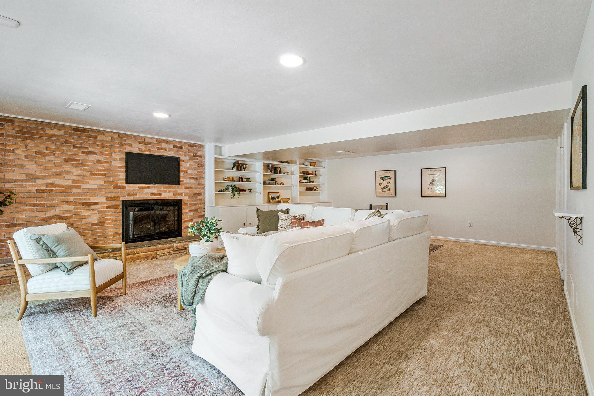 7123 PARK TERRACE DRIVE