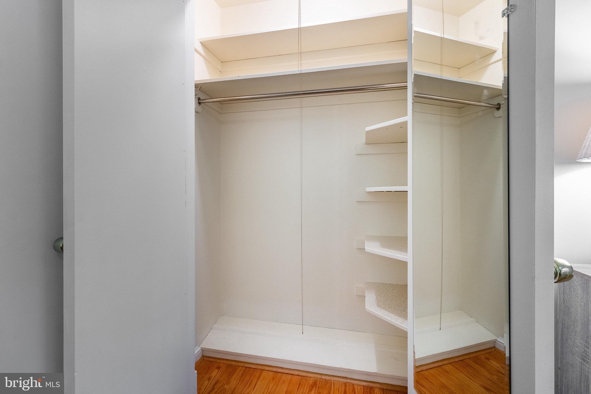 7123 PARK TERRACE DRIVE