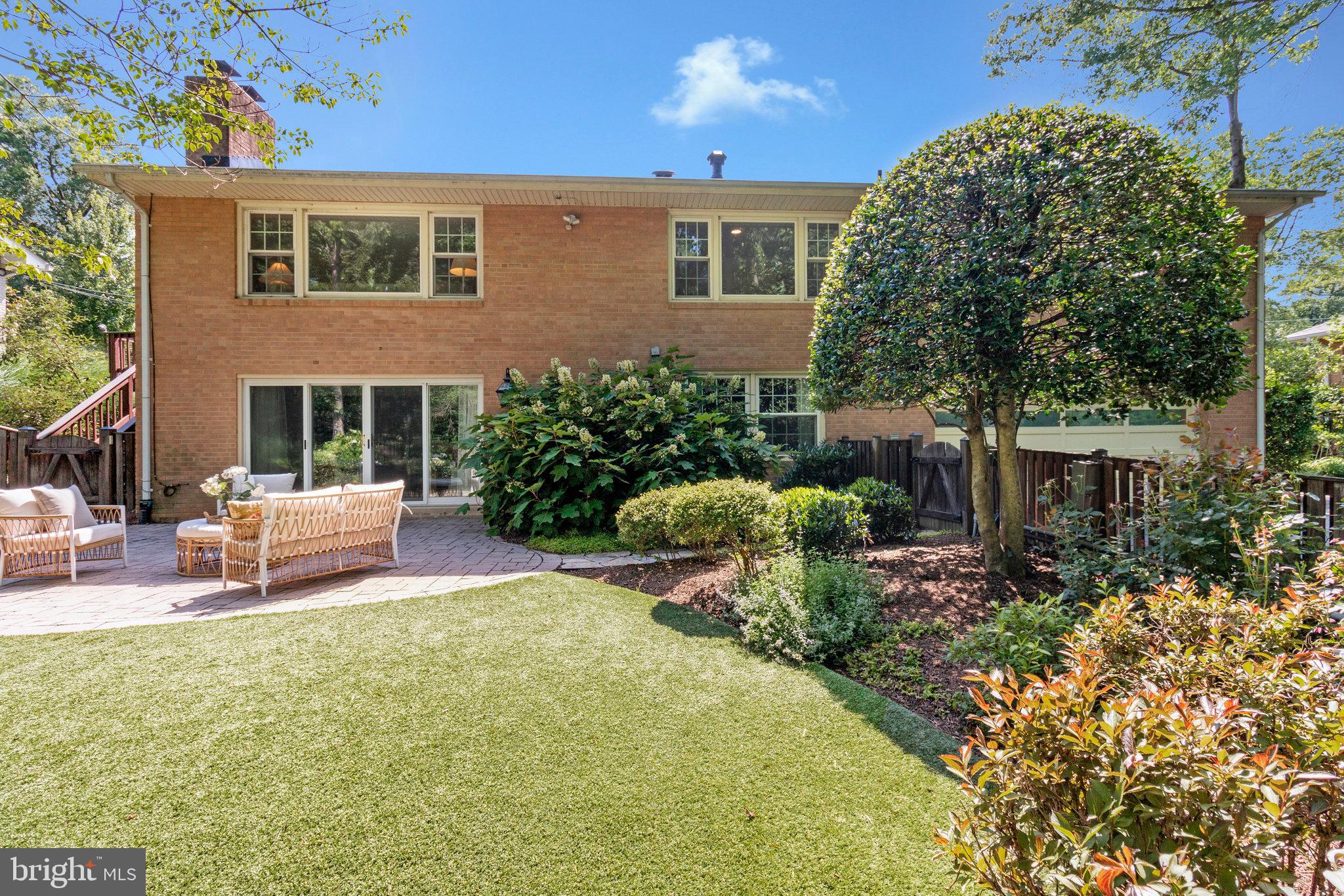 7123 PARK TERRACE DRIVE