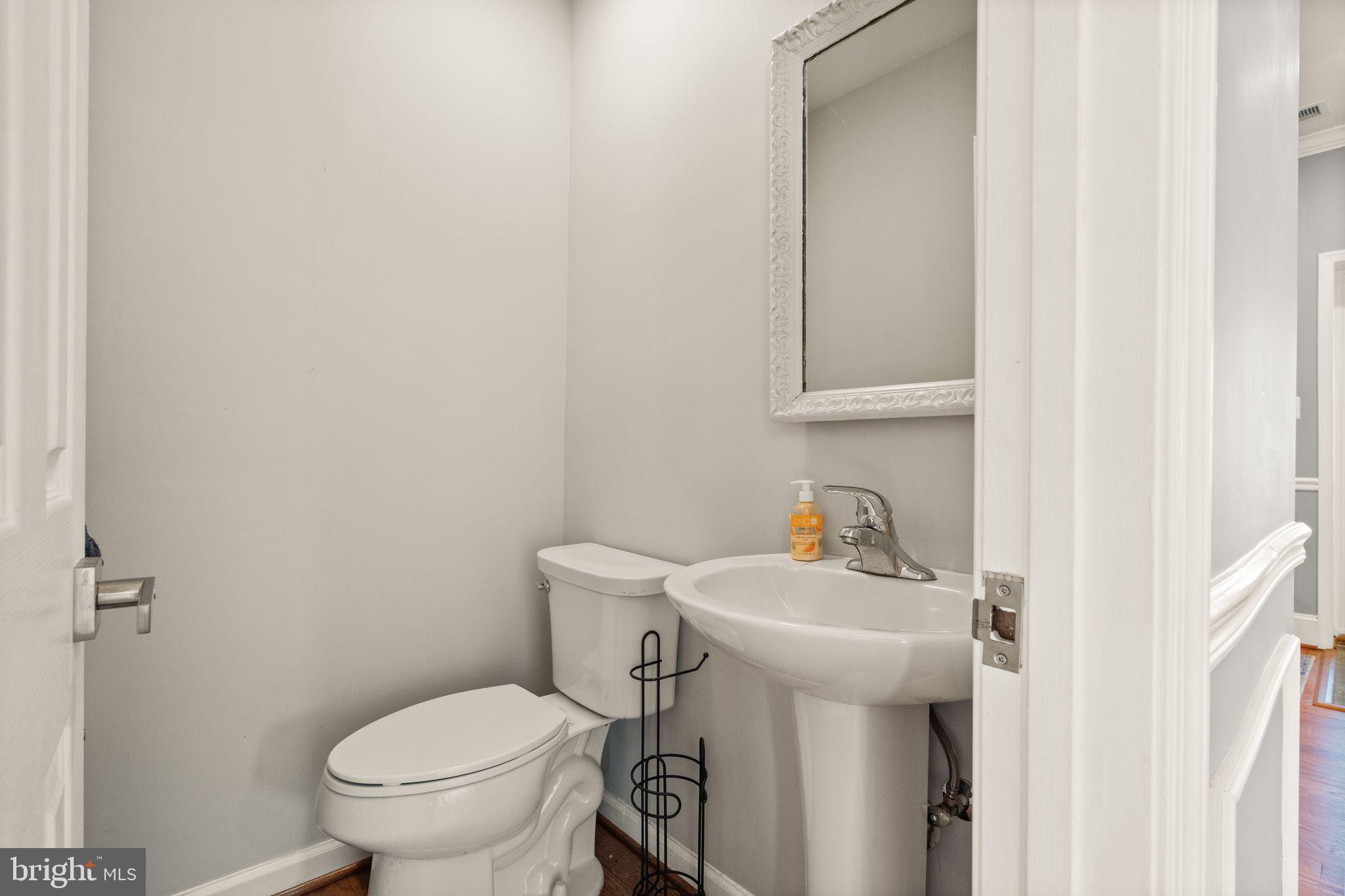 2813 WOODLAWN TRAIL