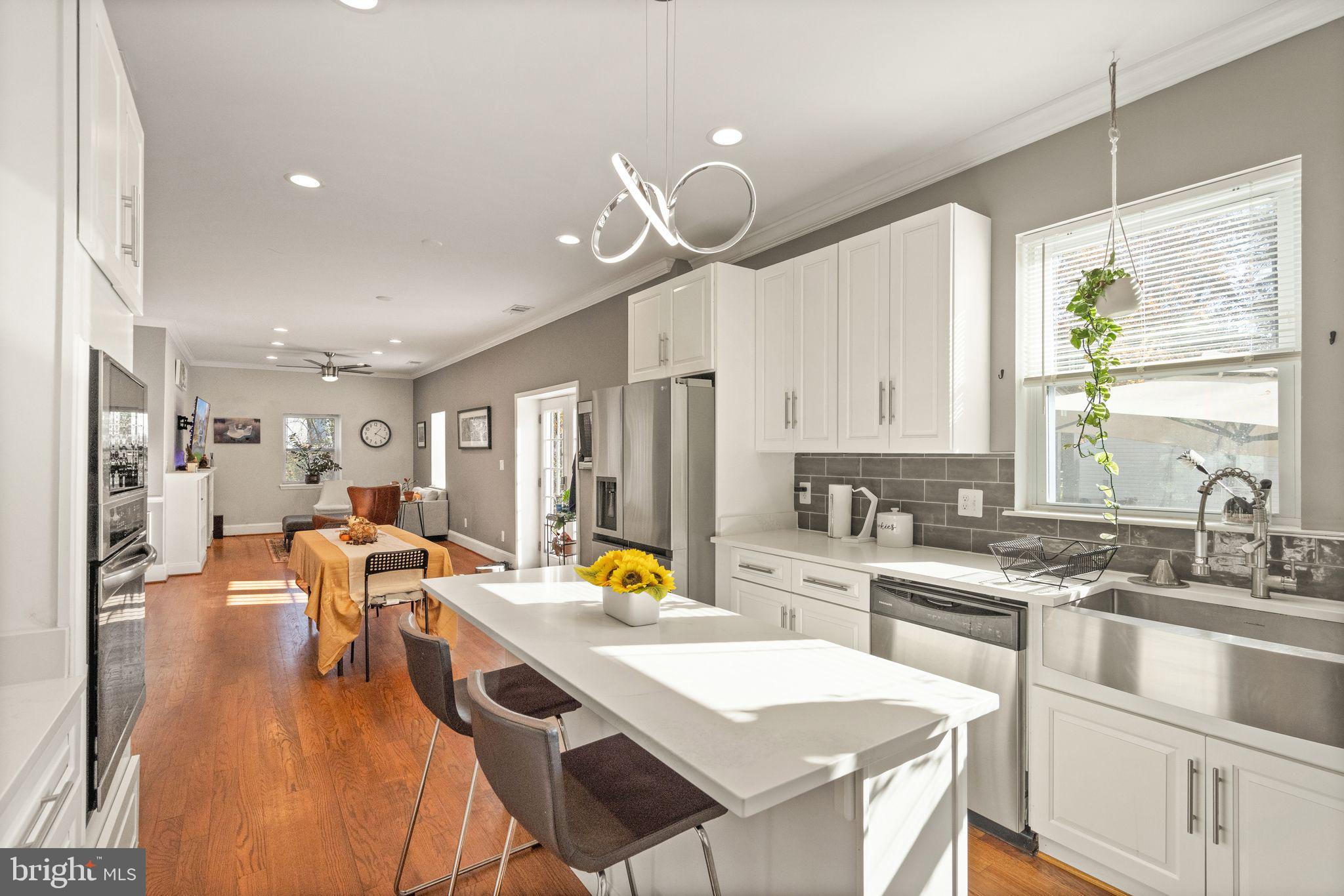 2813 WOODLAWN TRAIL