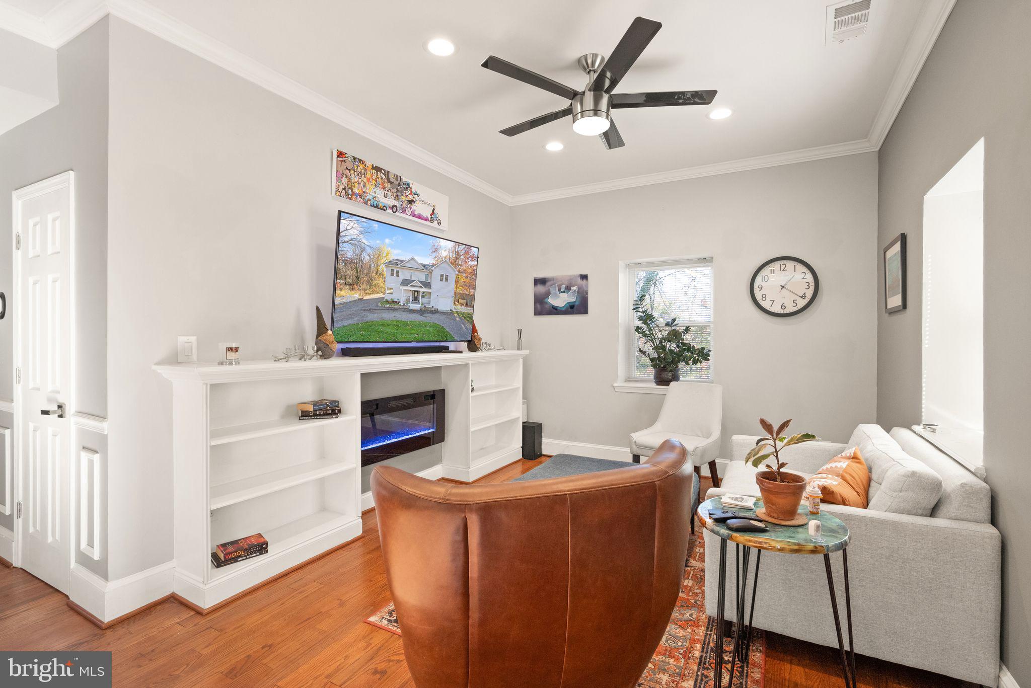 2813 WOODLAWN TRAIL