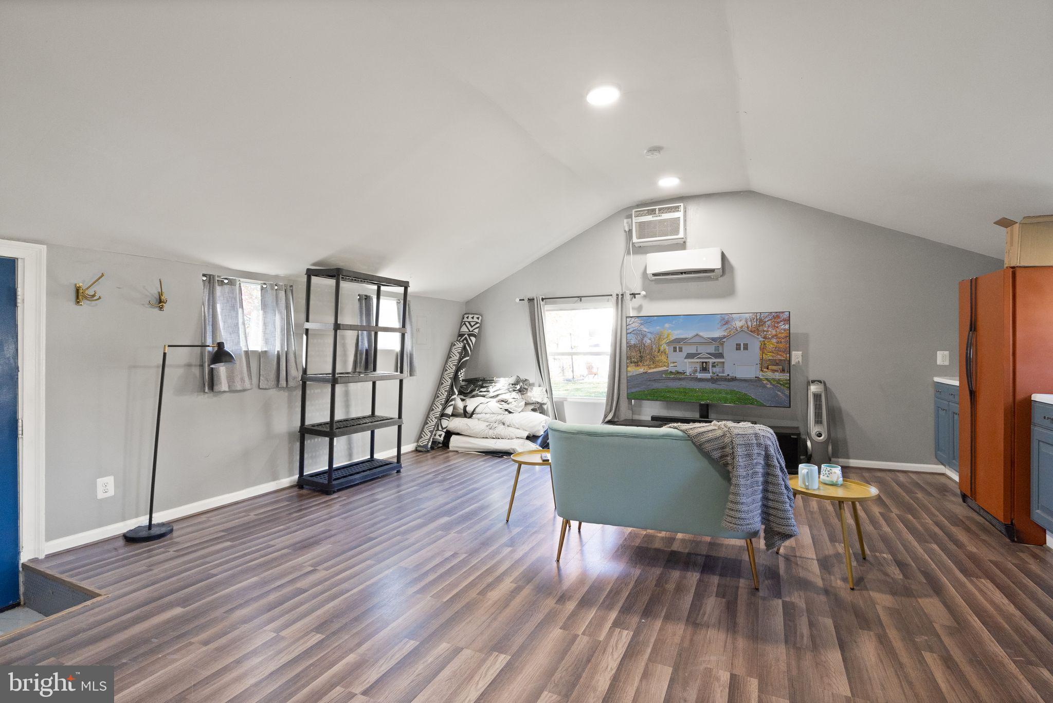 2813 WOODLAWN TRAIL
