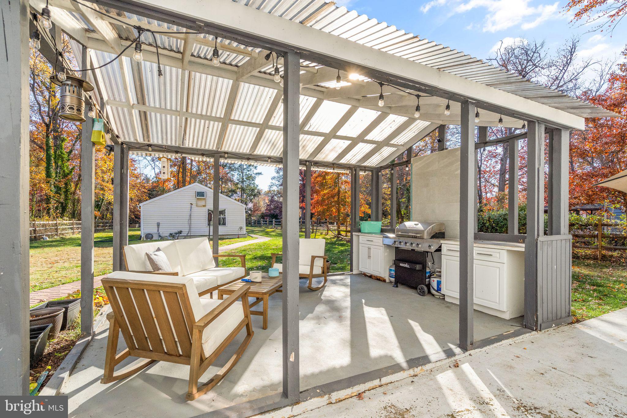2813 WOODLAWN TRAIL