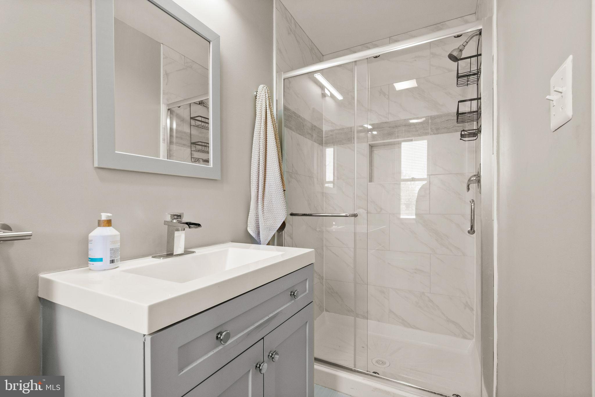 2813 WOODLAWN TRAIL