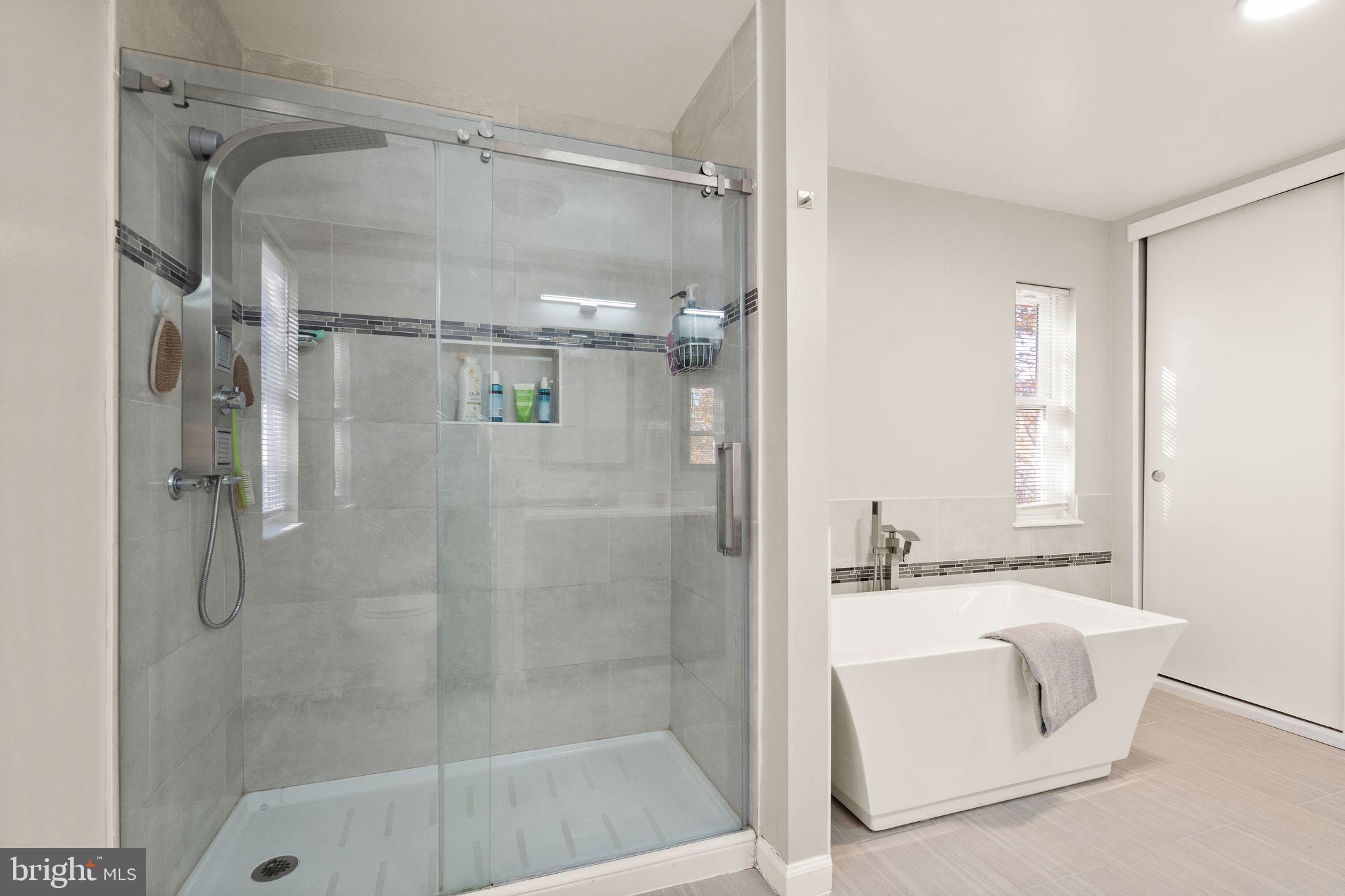 2813 WOODLAWN TRAIL