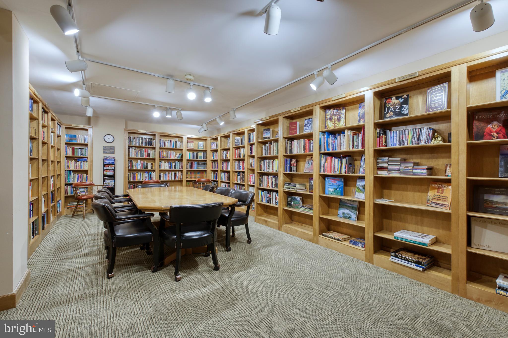 1800 OLD MEADOW ROAD 321