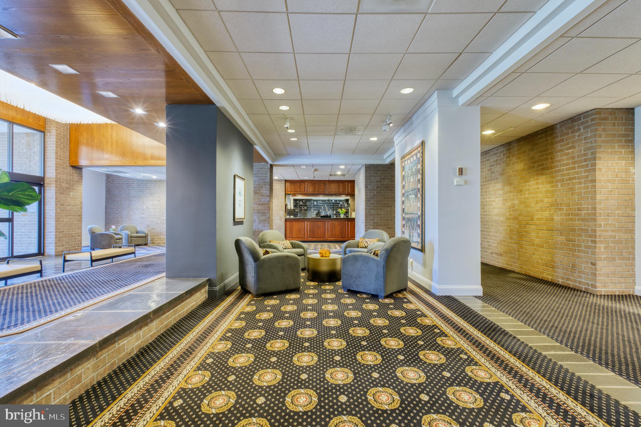 1800 OLD MEADOW ROAD 321