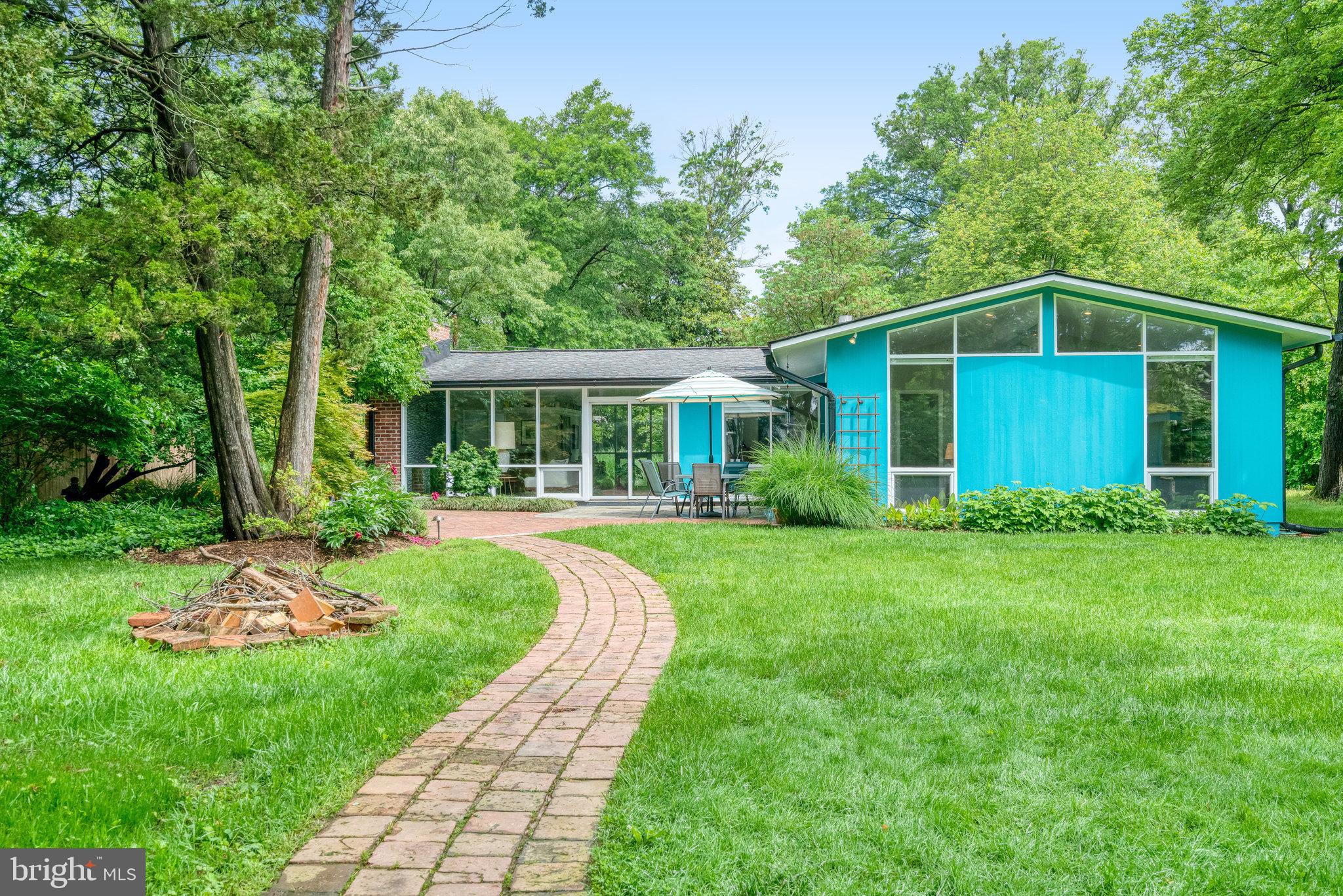 1937 MARTHAS ROAD