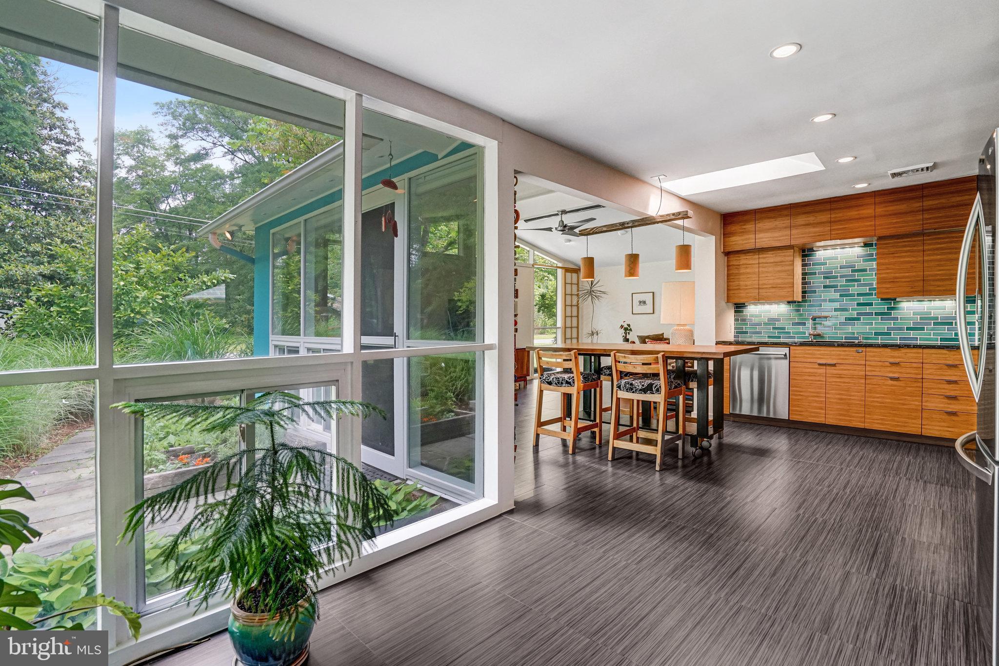 1937 MARTHAS ROAD