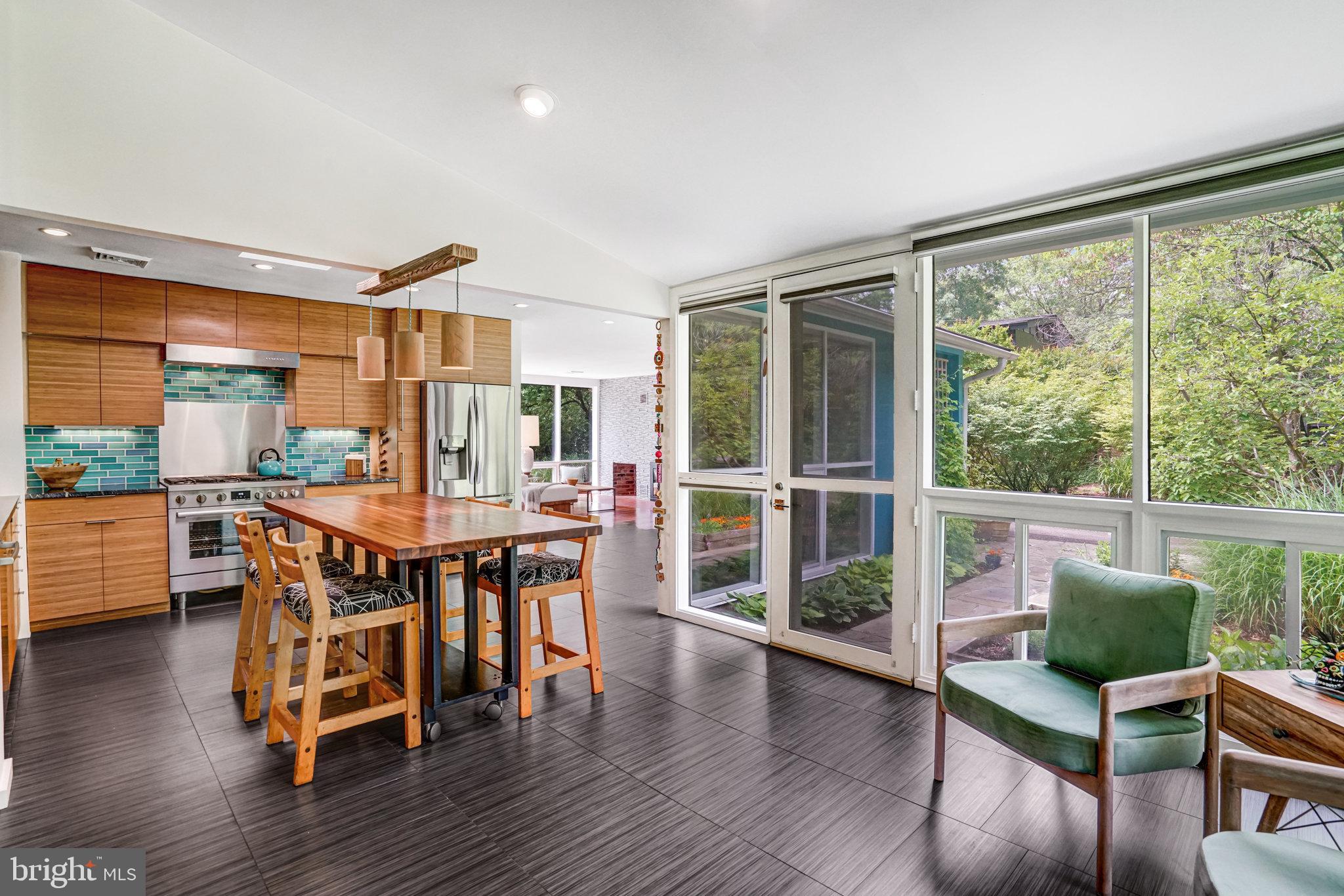 1937 MARTHAS ROAD