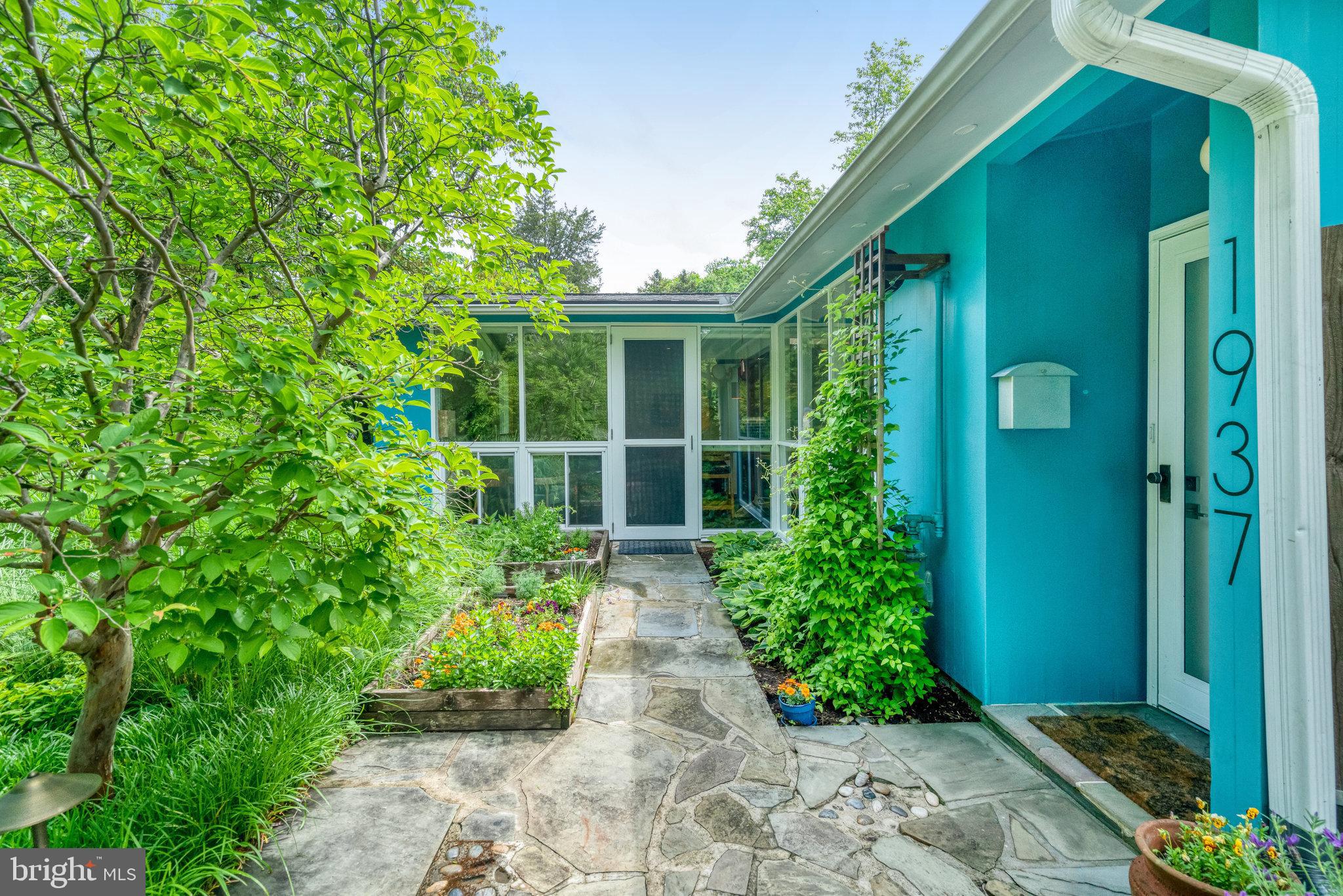 1937 MARTHAS ROAD