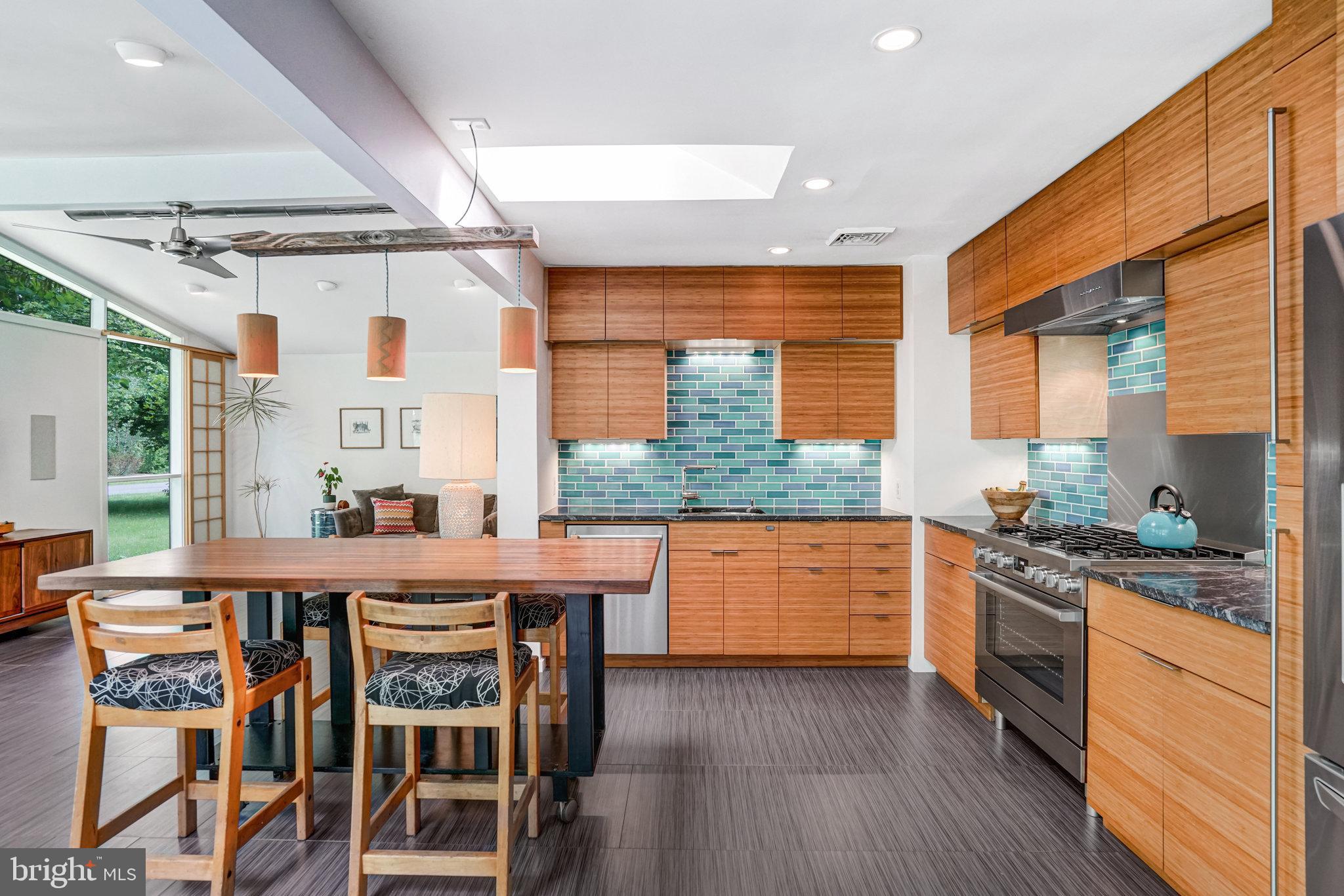 1937 MARTHAS ROAD