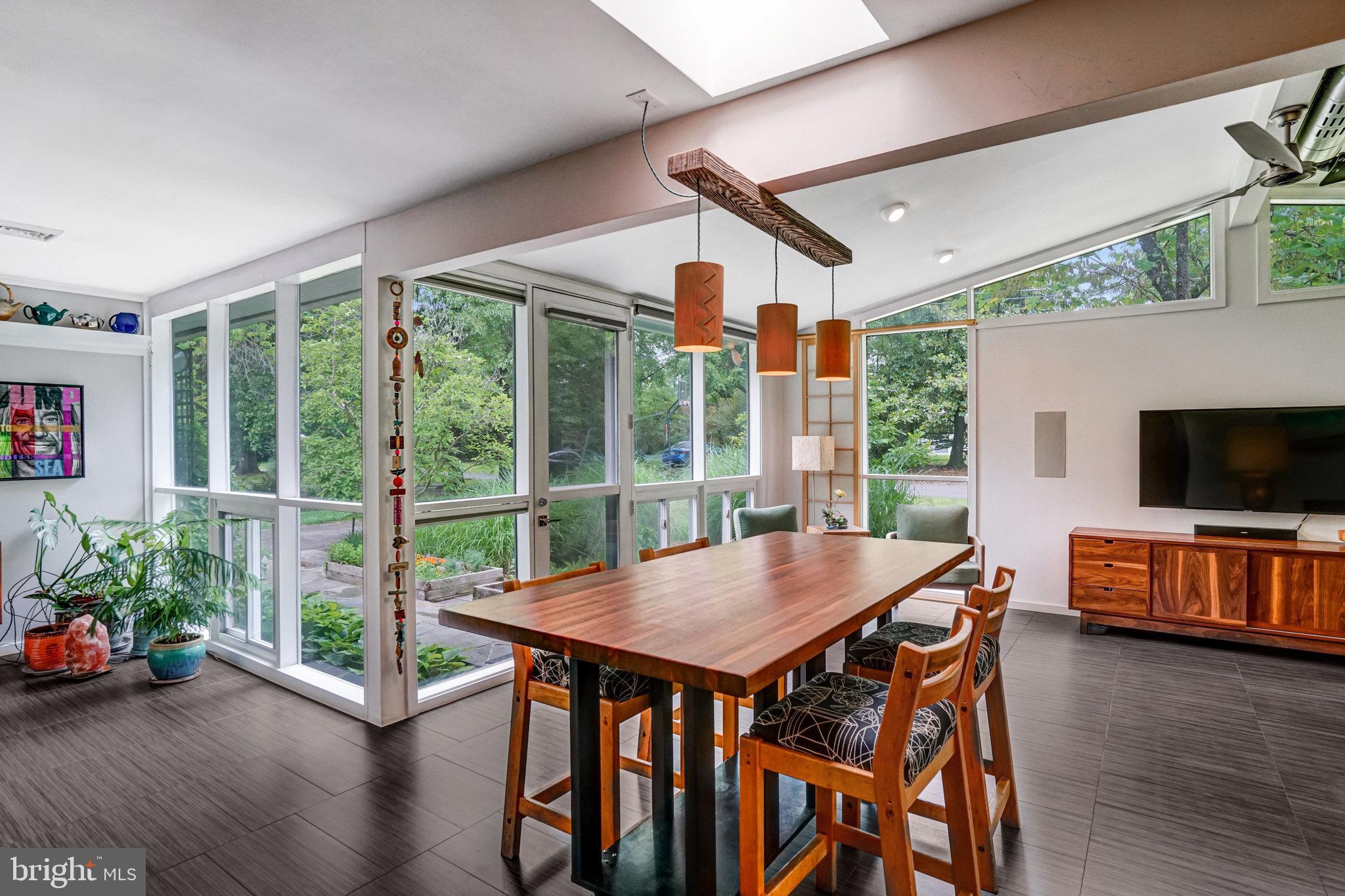 1937 MARTHAS ROAD