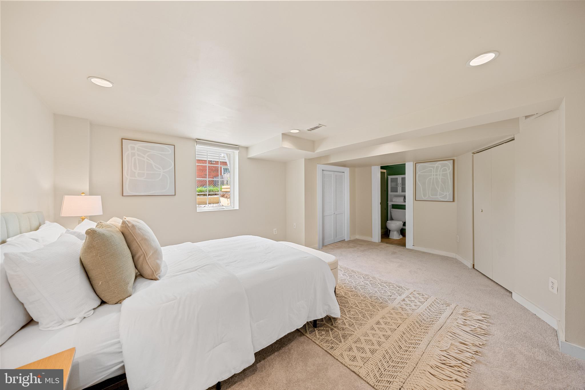 2616 FARMINGTON DRIVE