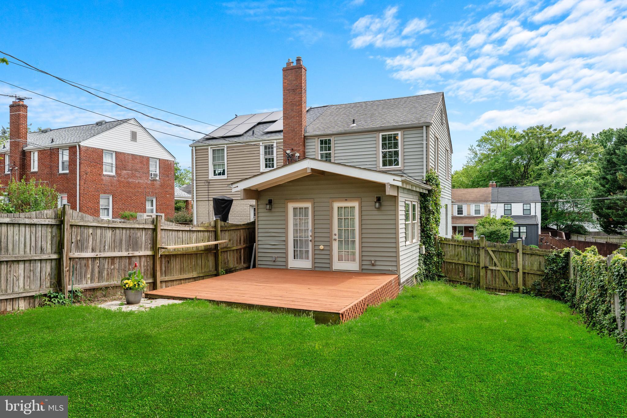 2616 FARMINGTON DRIVE