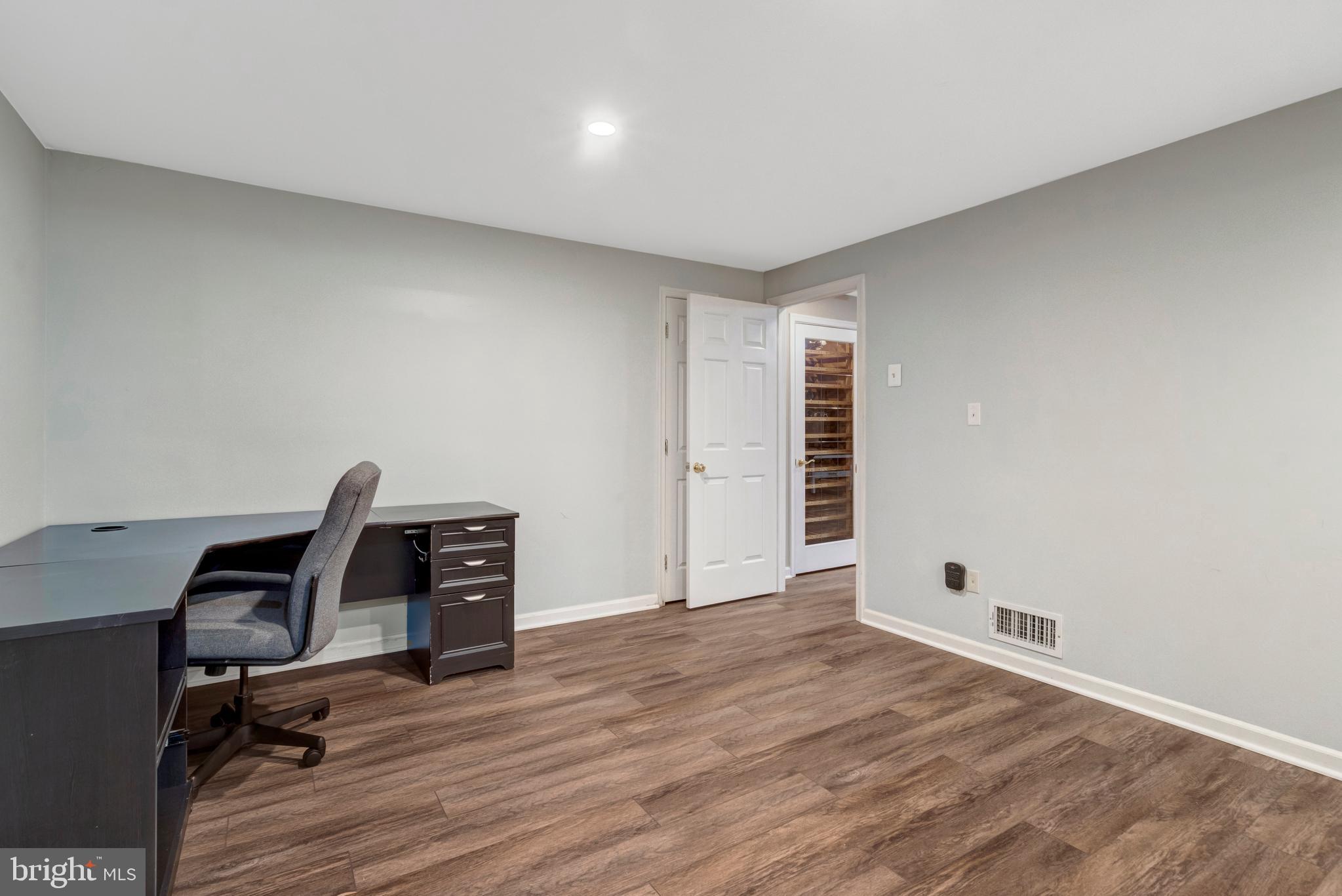 7110 PARK POINT COURT