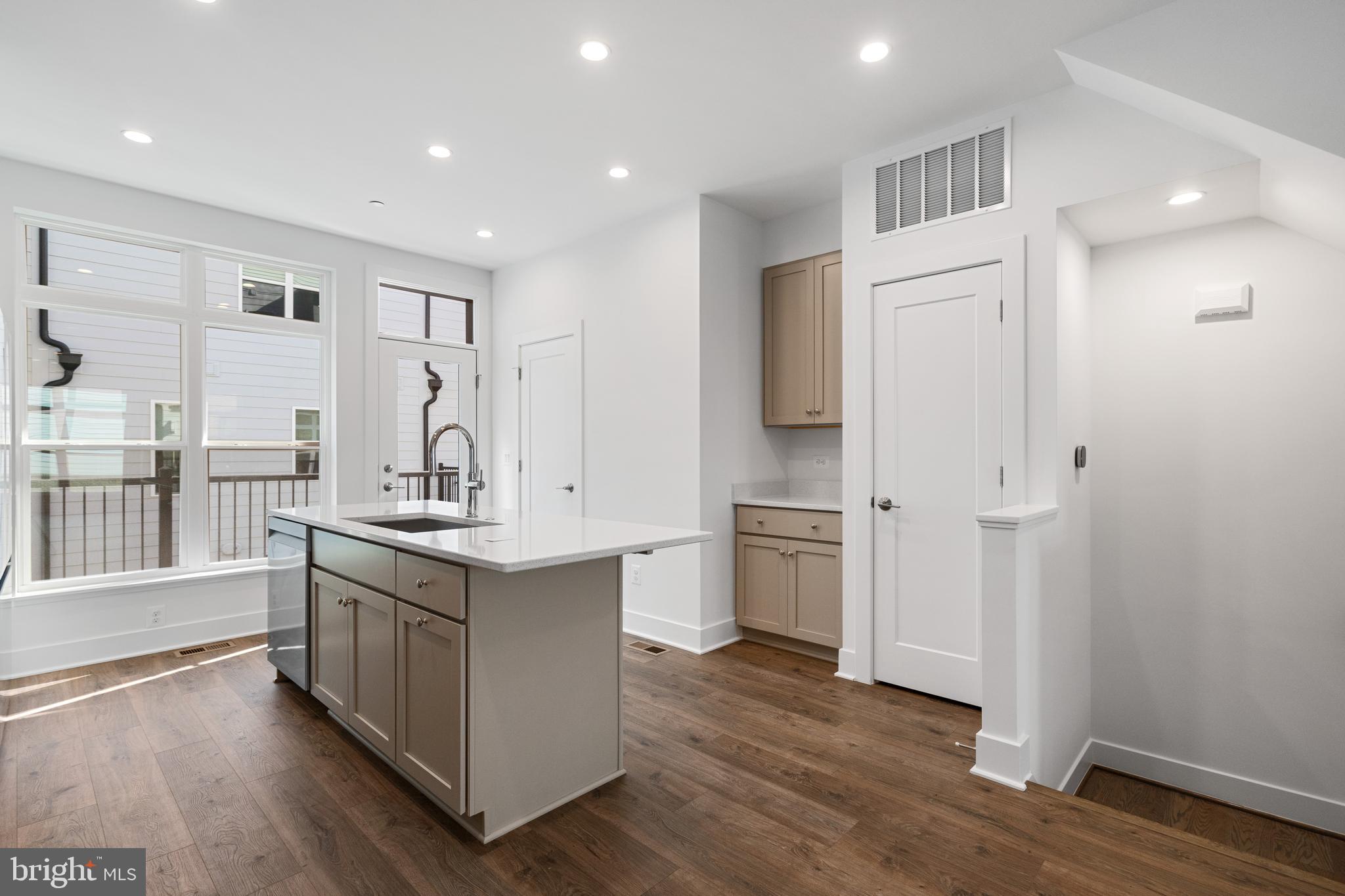 2113 TYSONS RIDGELINE ROAD