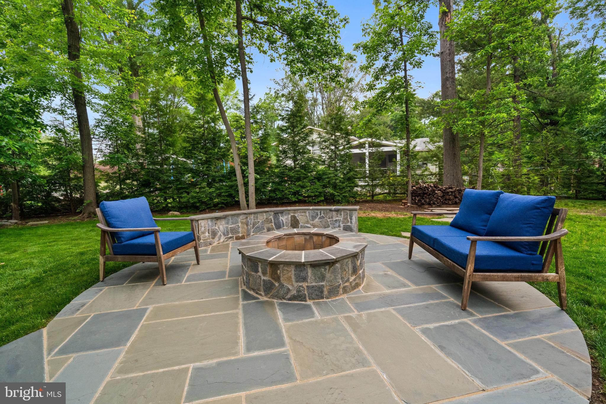2125 RAMPART DRIVE