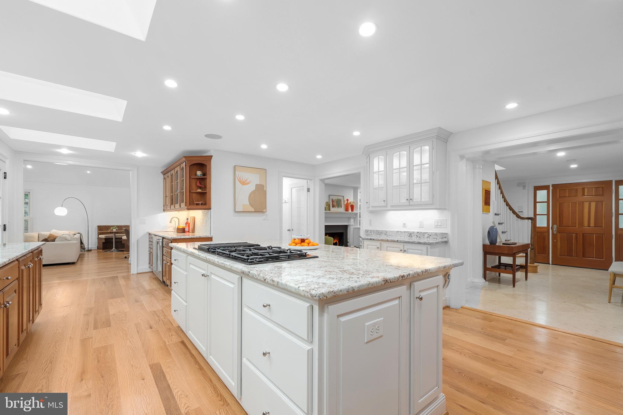 2125 RAMPART DRIVE
