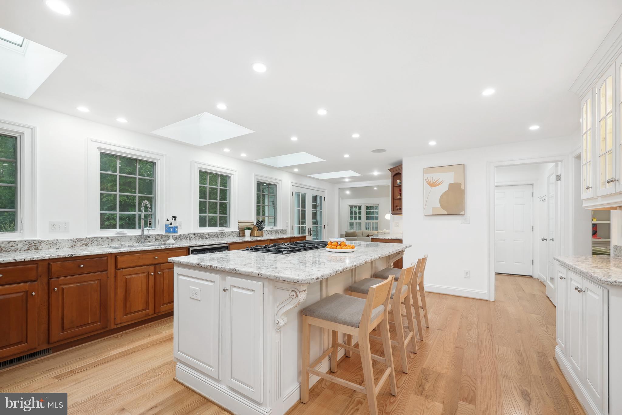 2125 RAMPART DRIVE