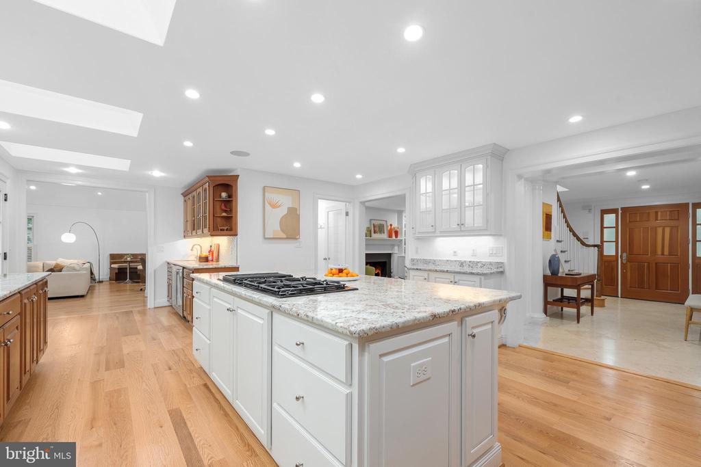 2125 RAMPART DRIVE