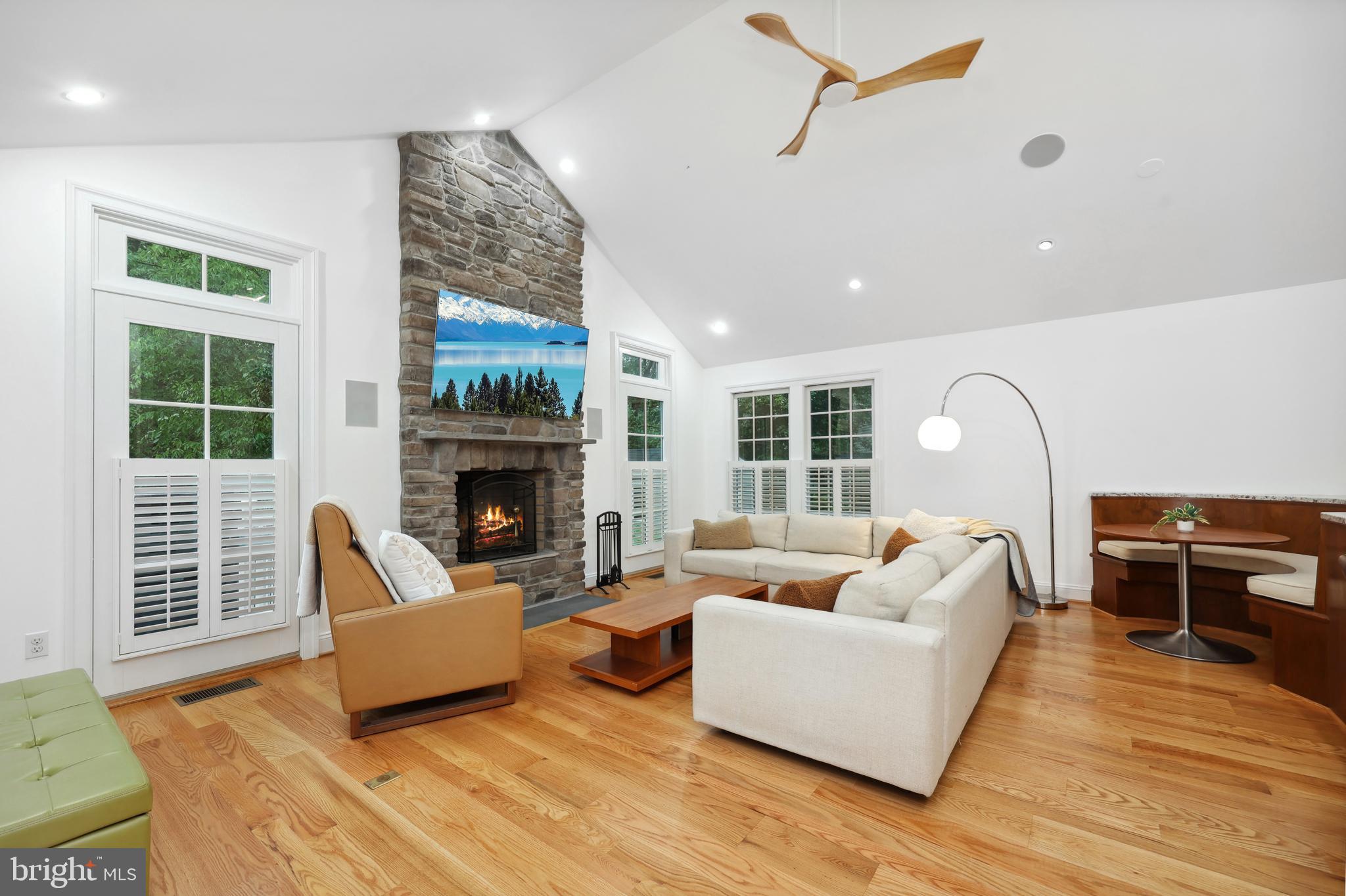 2125 RAMPART DRIVE