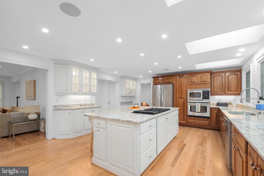 2125 RAMPART DRIVE