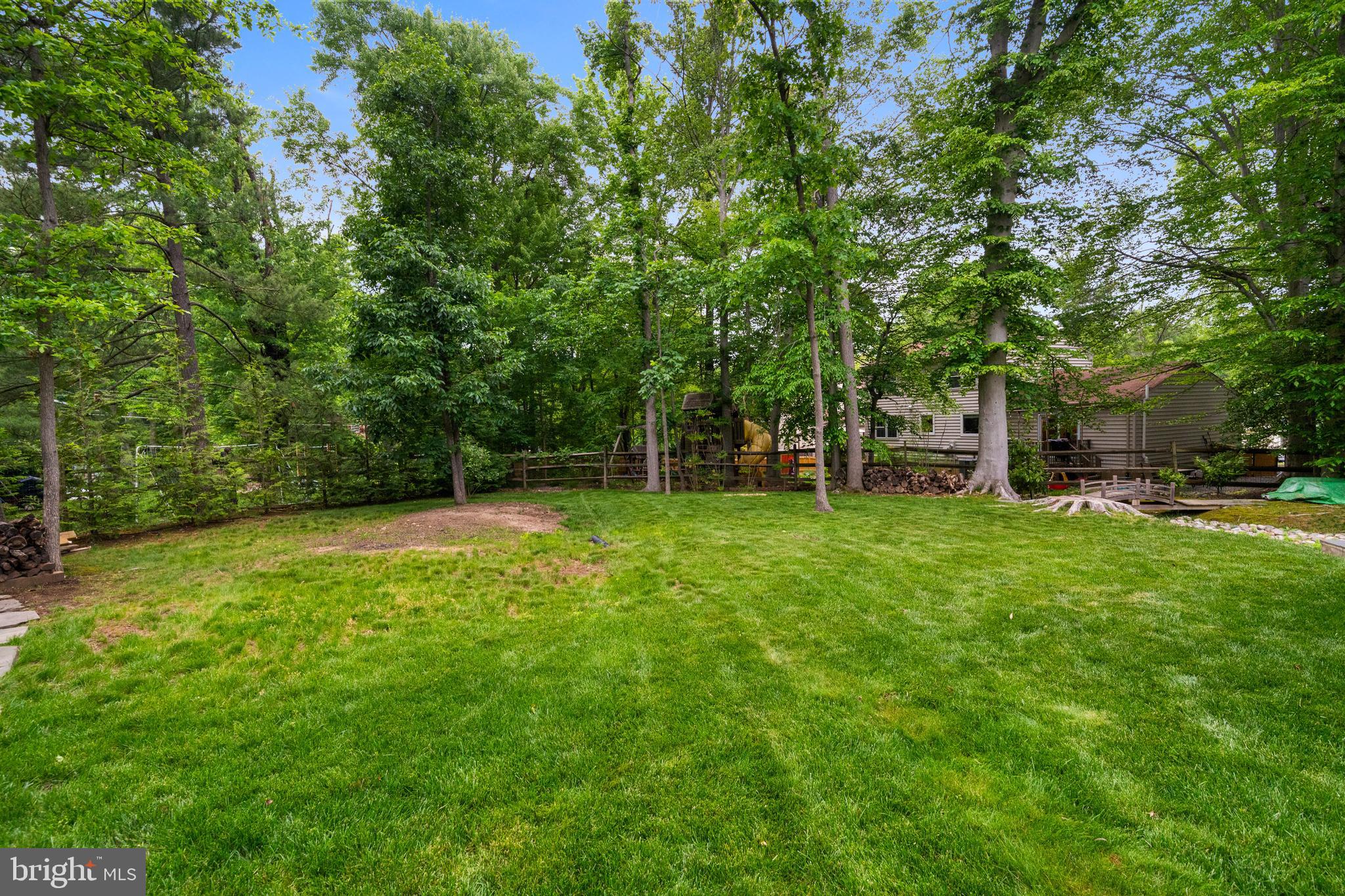 2125 RAMPART DRIVE