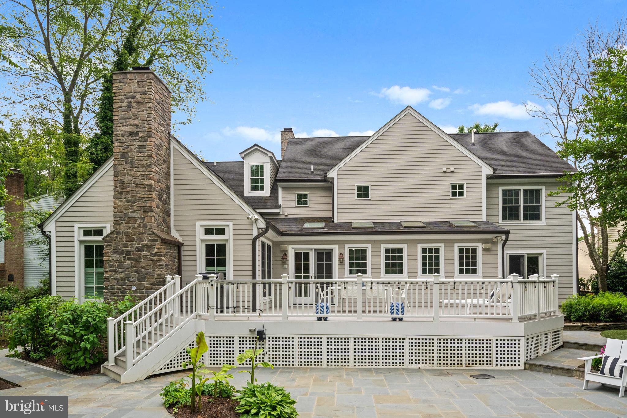 2125 RAMPART DRIVE