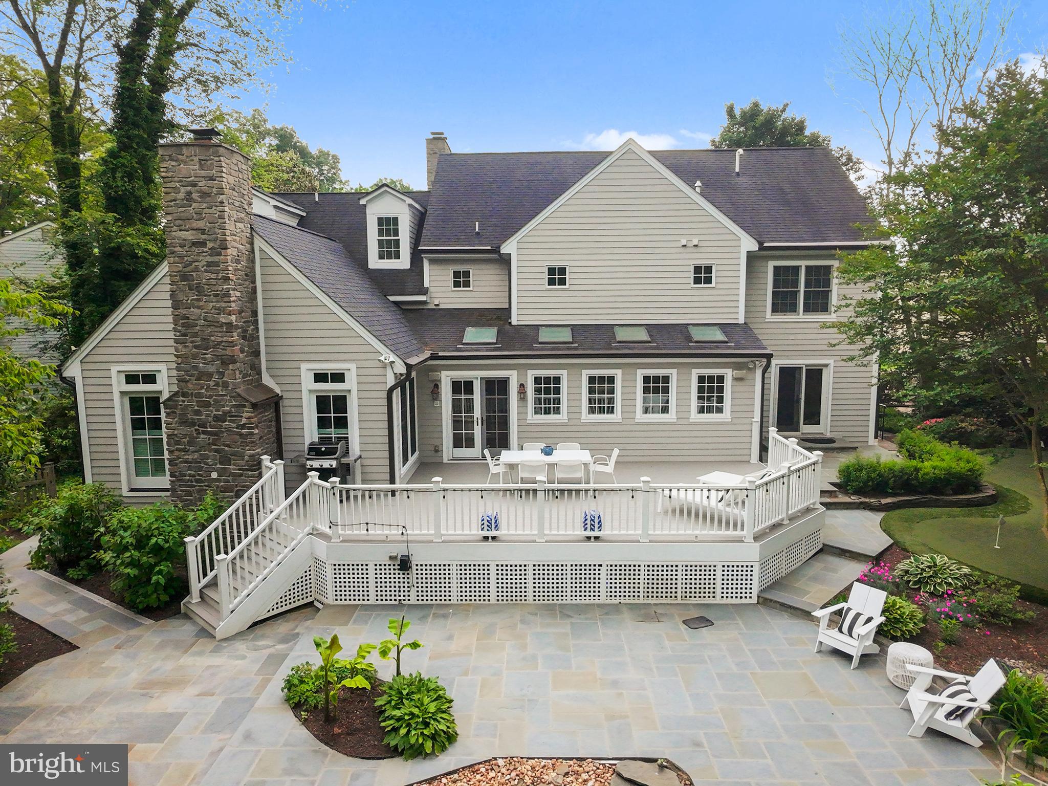 2125 RAMPART DRIVE