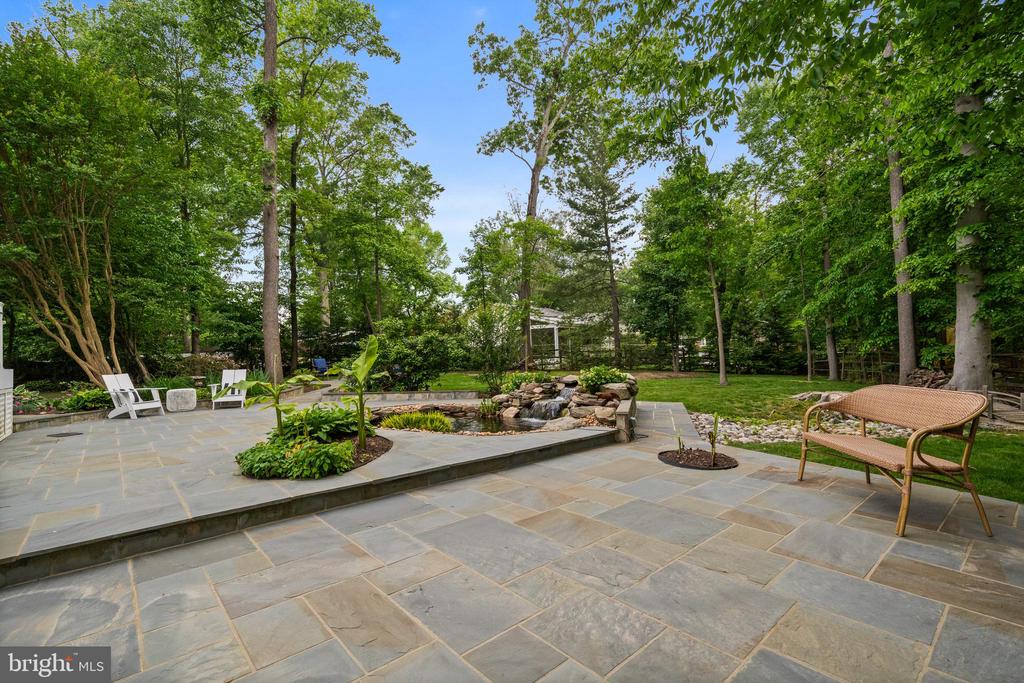 2125 RAMPART DRIVE