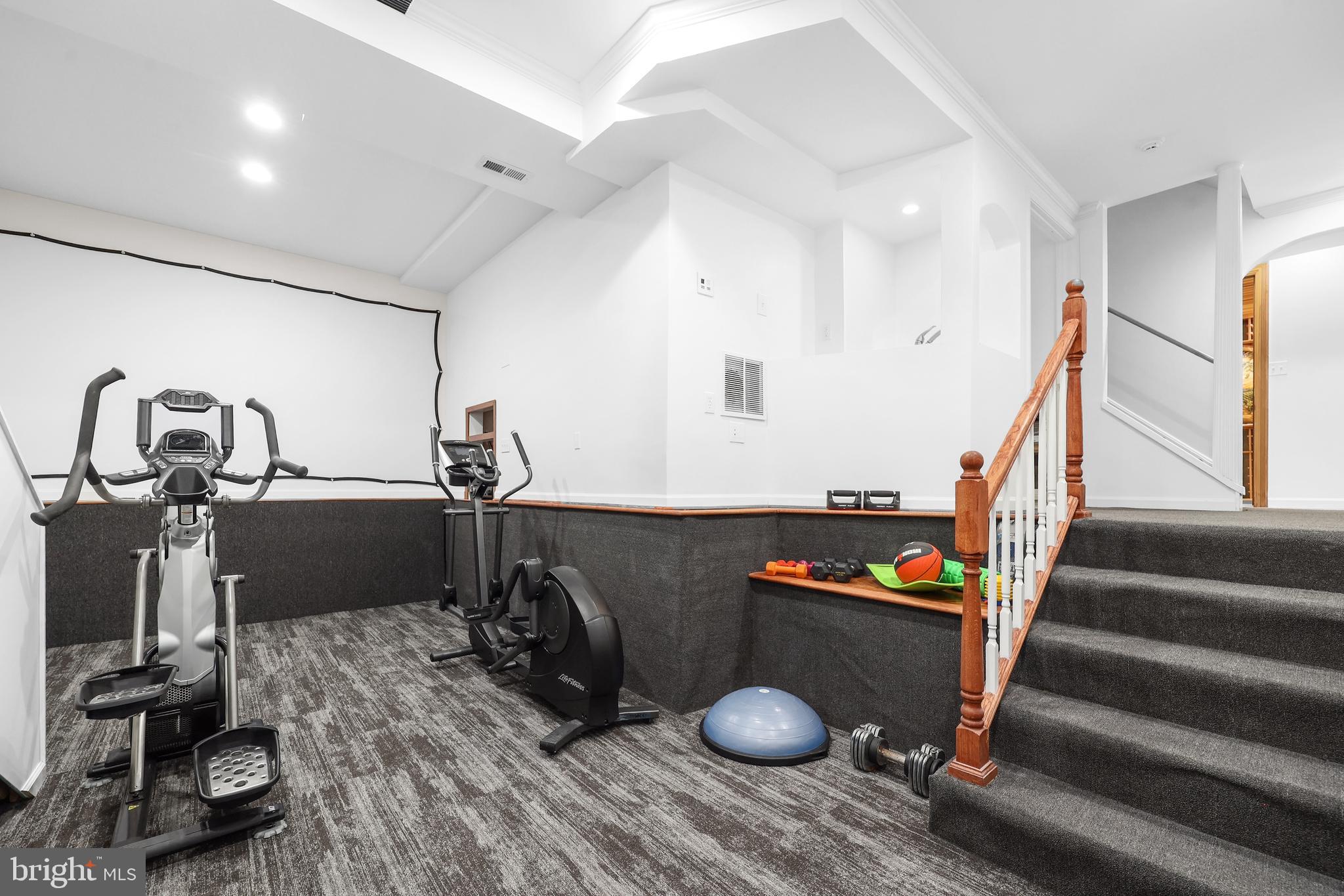 2125 RAMPART DRIVE