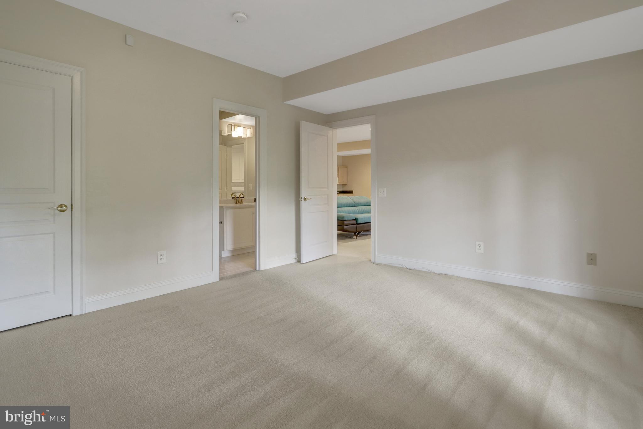 5252 WINTER VIEW DRIVE