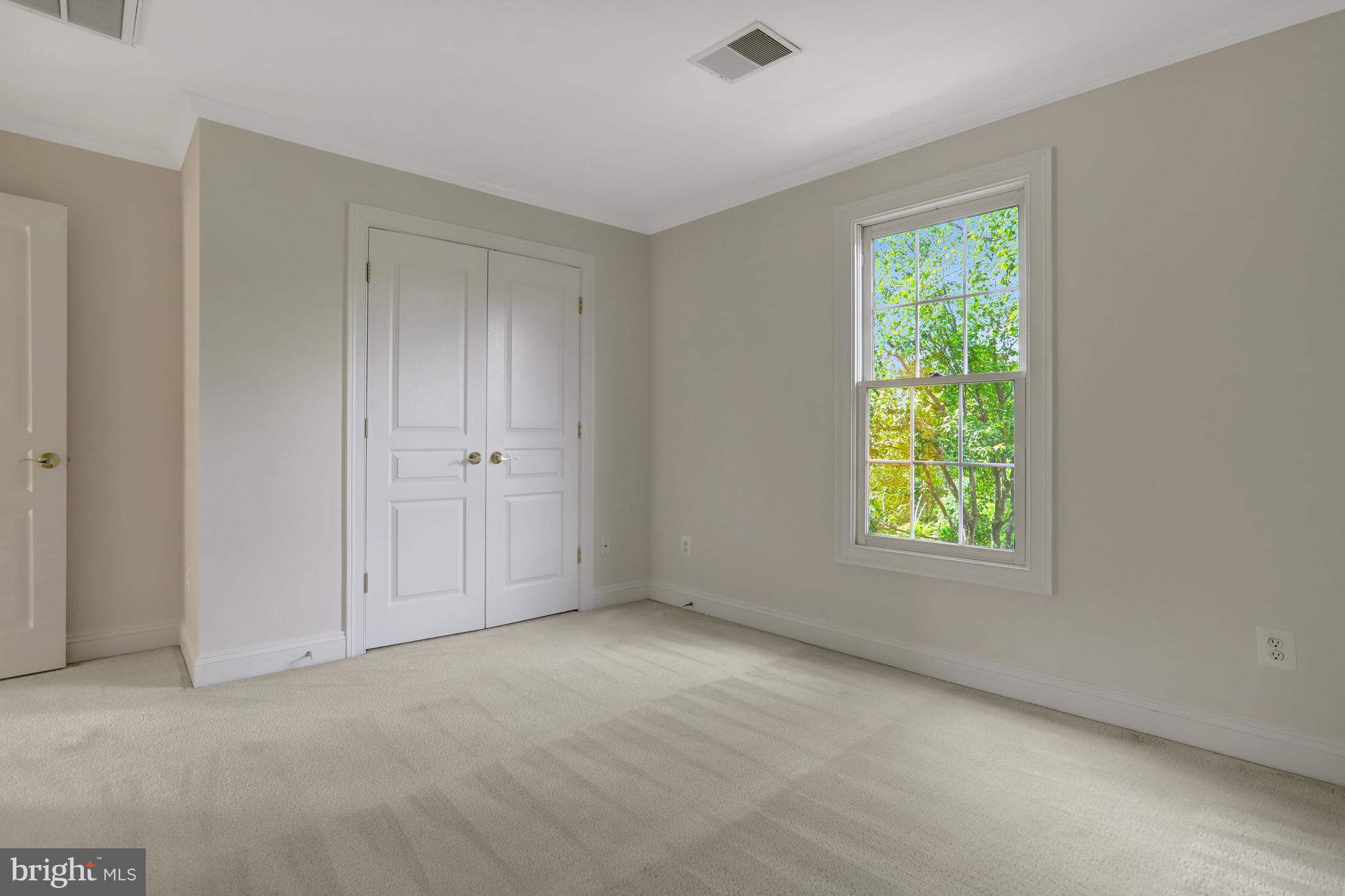 5252 WINTER VIEW DRIVE