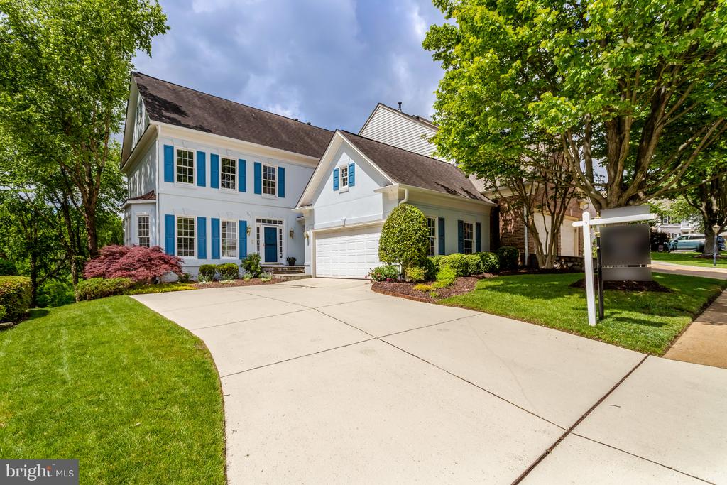 5252 WINTER VIEW DRIVE