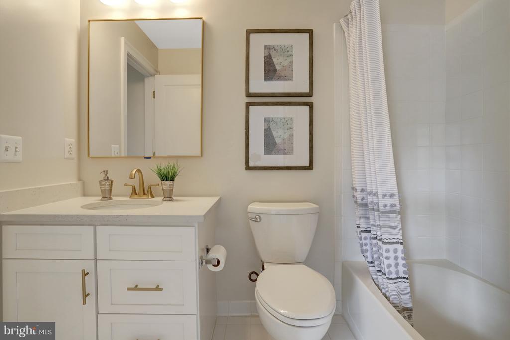 5252 WINTER VIEW DRIVE